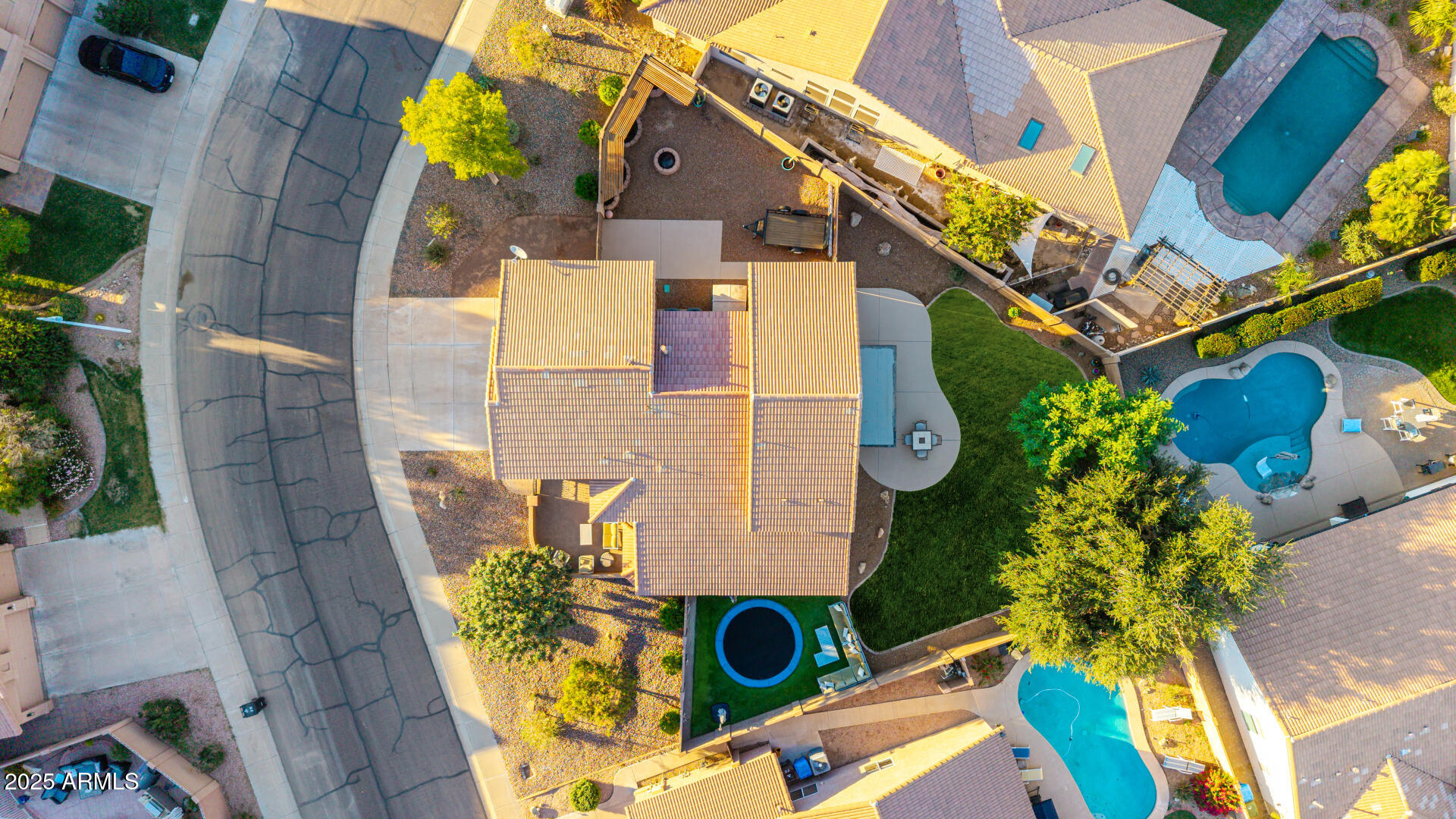 2516 E WINDSONG Drive