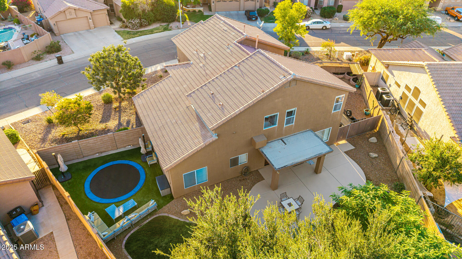 2516 E WINDSONG Drive