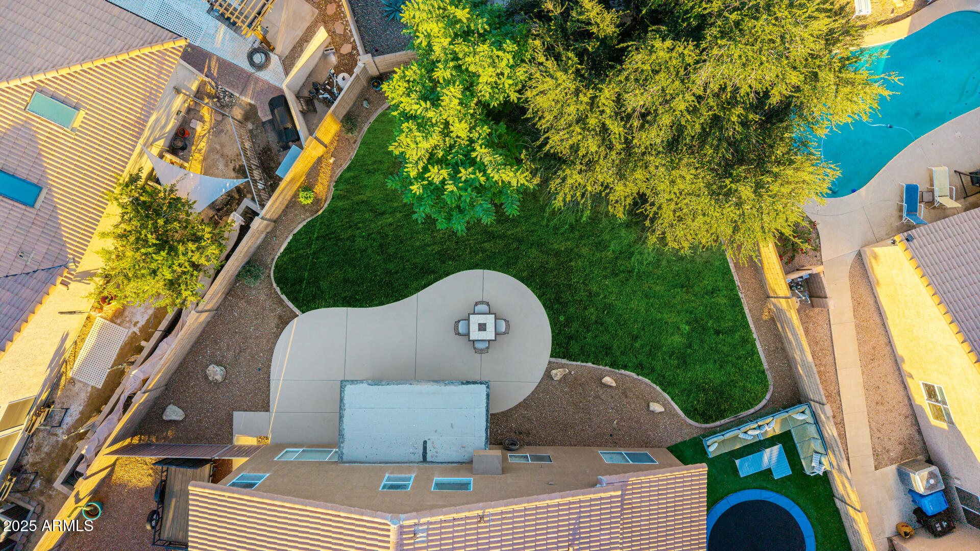 2516 E WINDSONG Drive