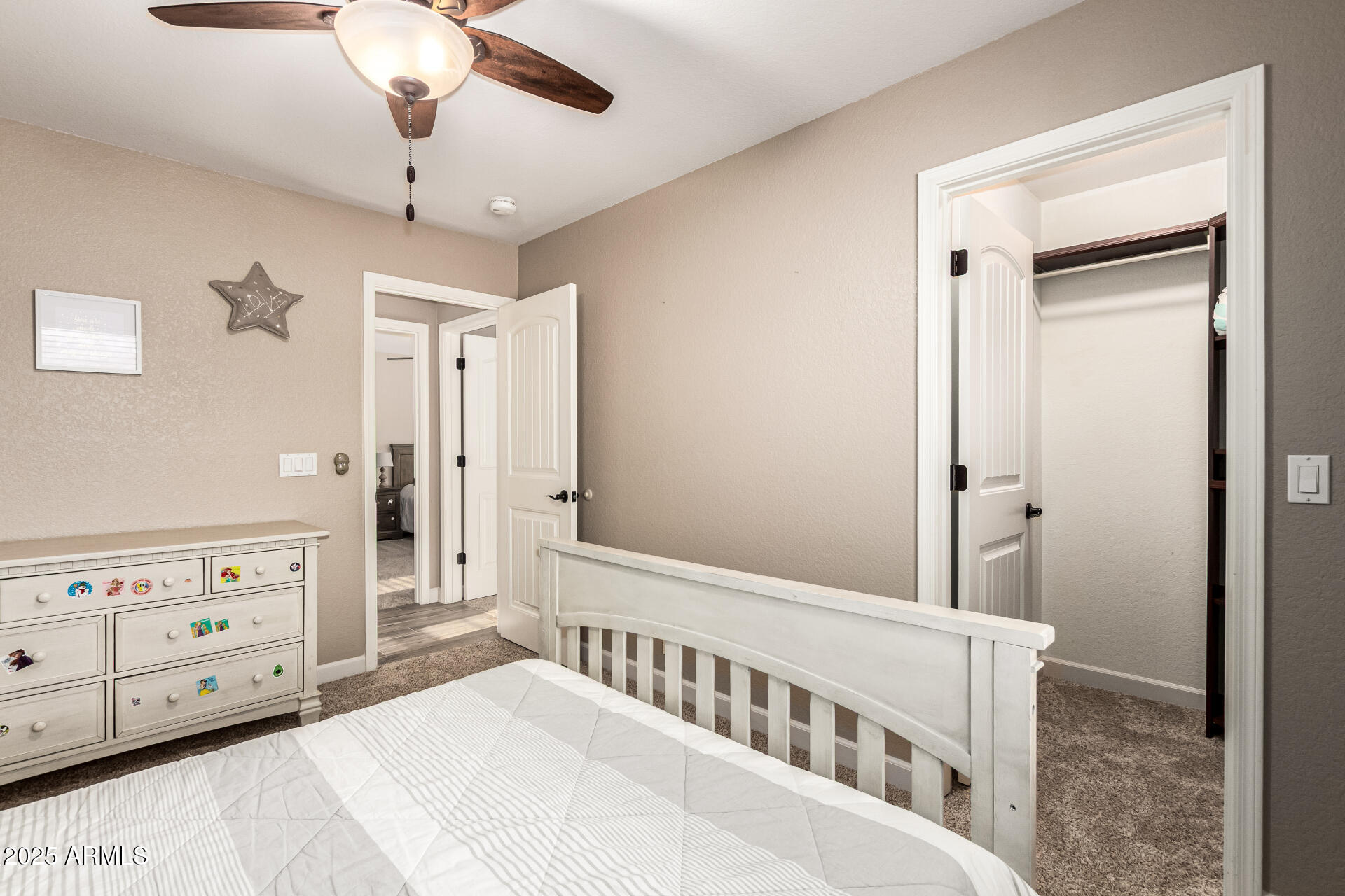 2516 E WINDSONG Drive