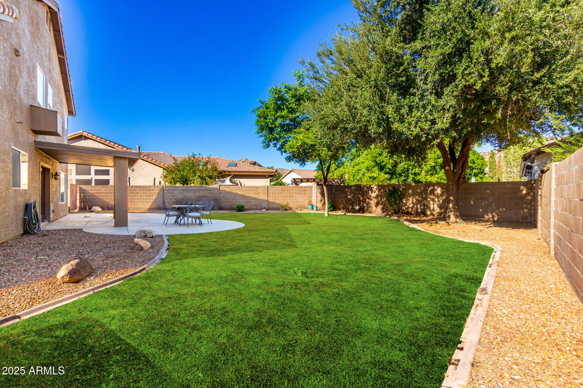 2516 E WINDSONG Drive