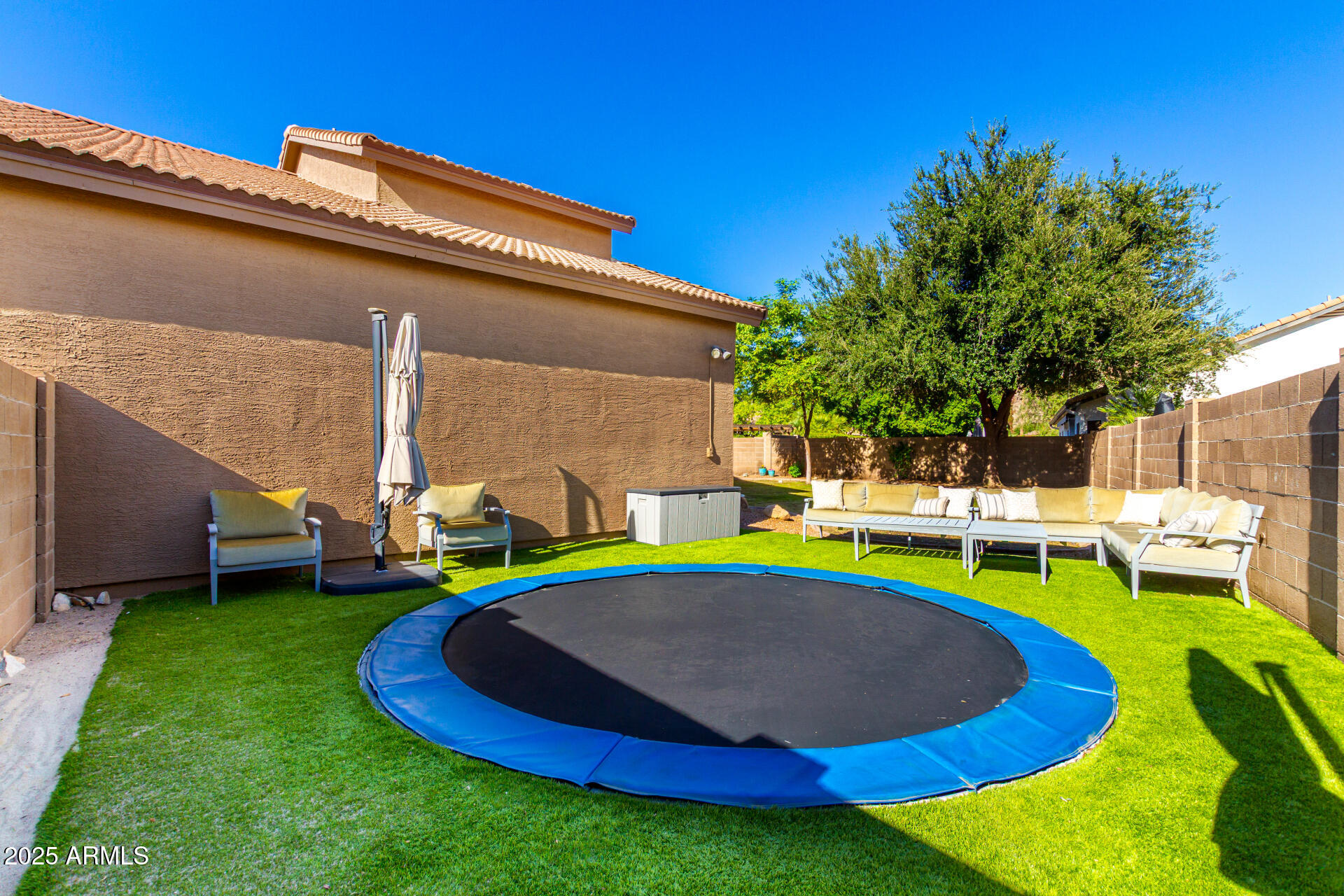 2516 E WINDSONG Drive