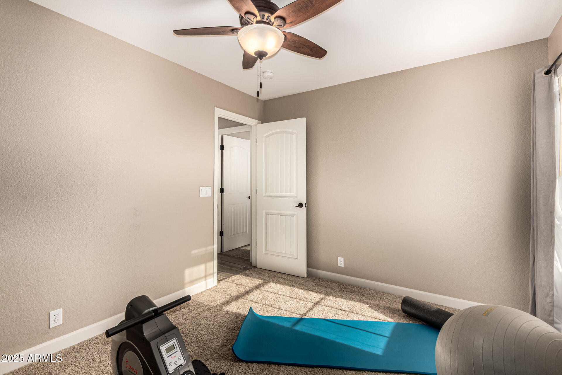 2516 E WINDSONG Drive