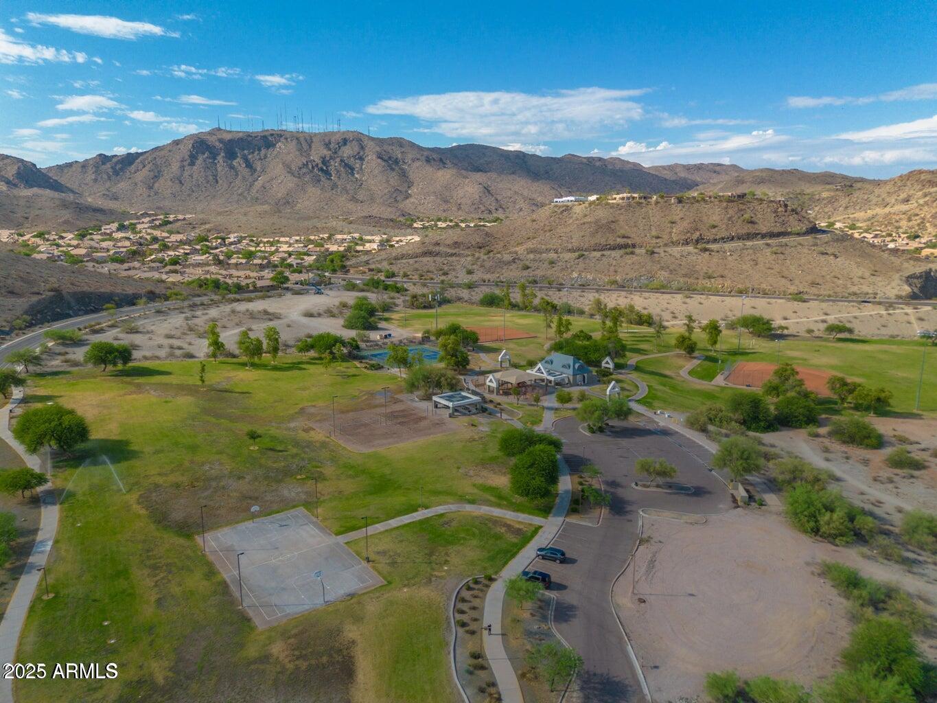 2516 E WINDSONG Drive