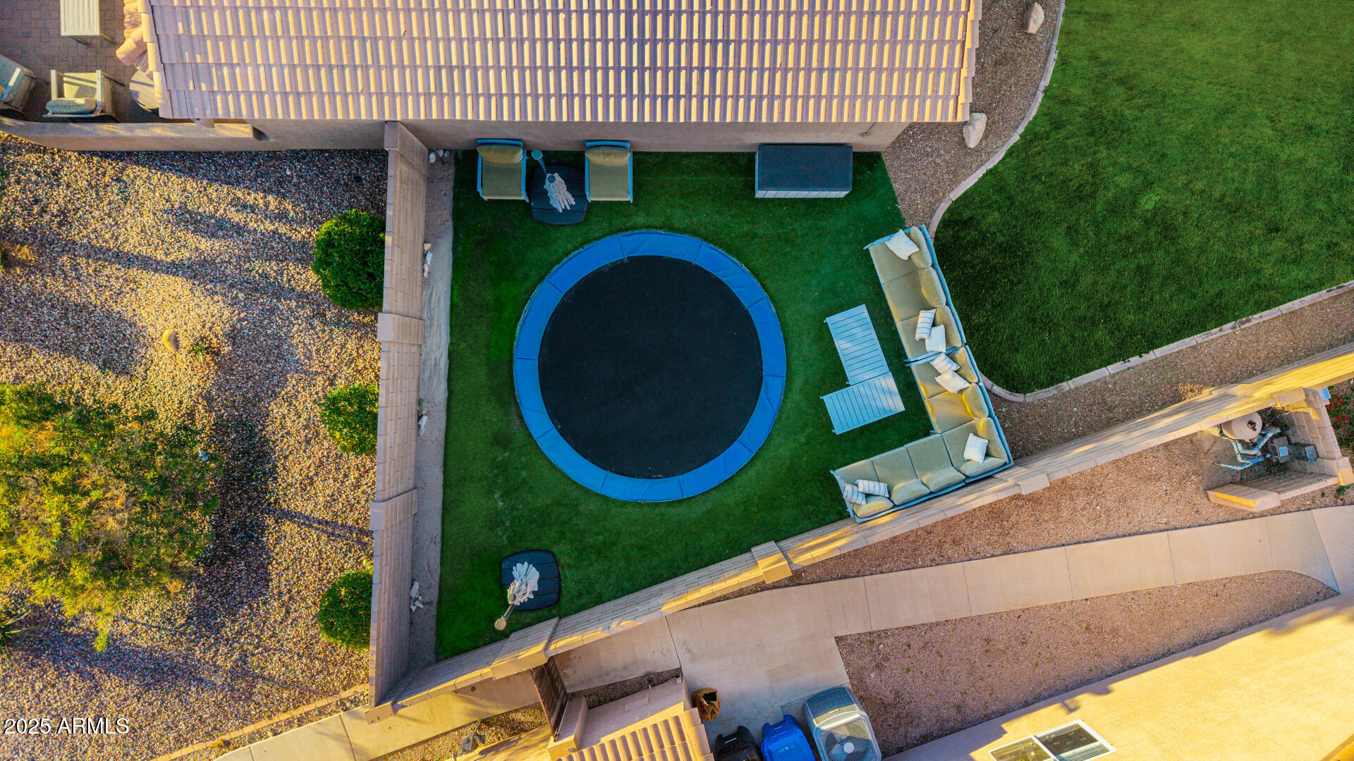 2516 E WINDSONG Drive