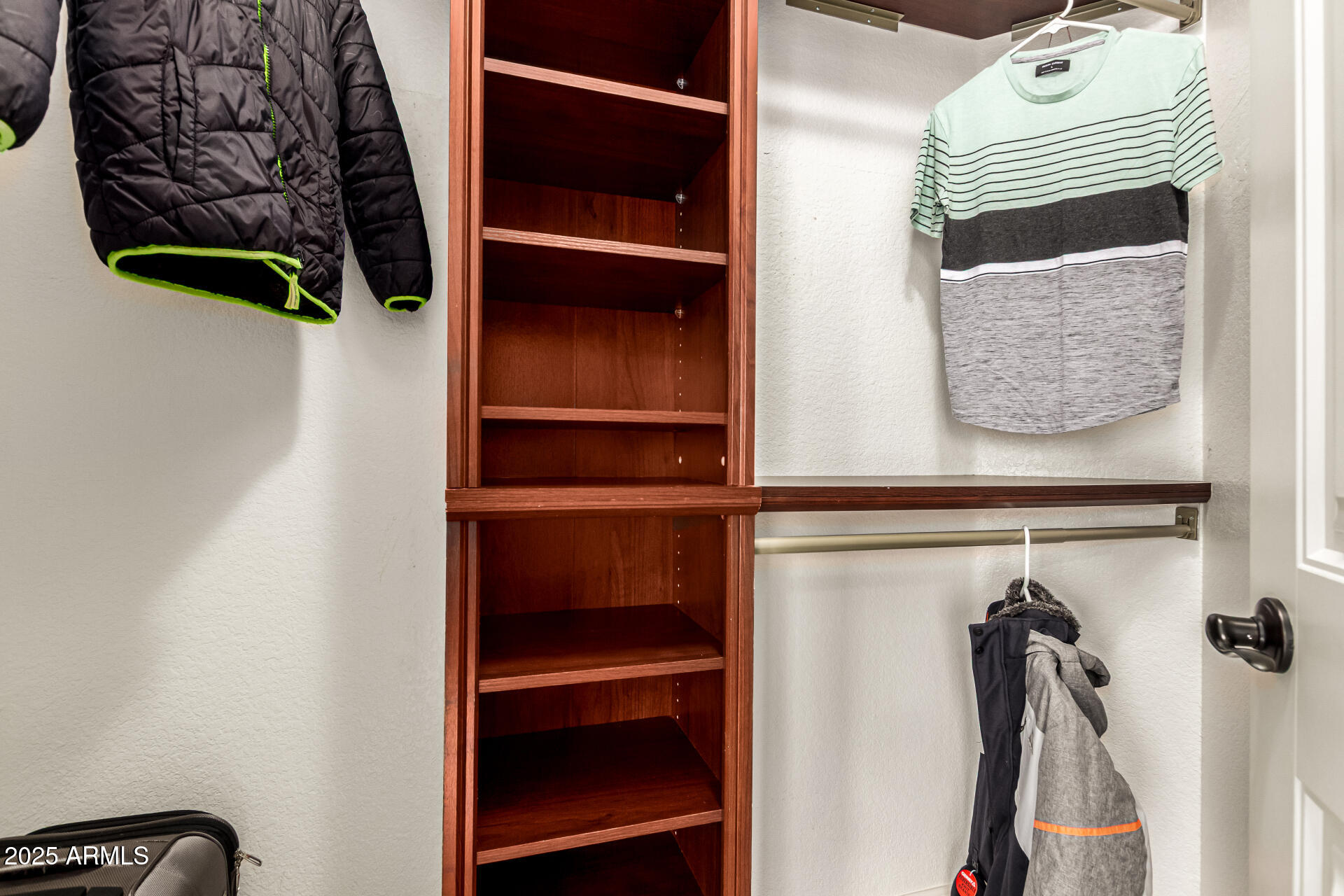 2516 E WINDSONG Drive