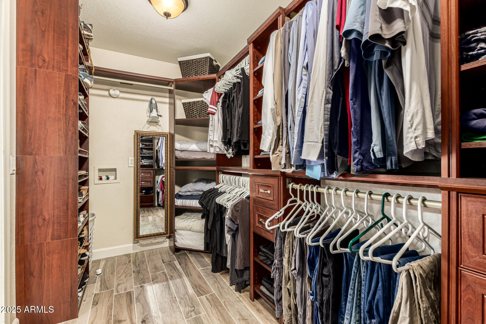 2516 E WINDSONG Drive