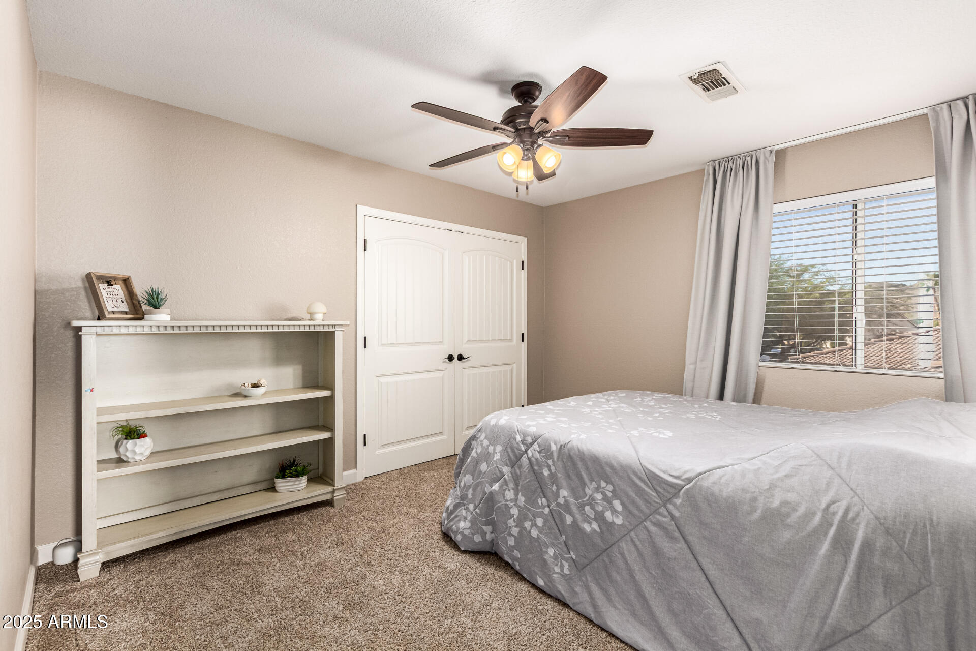 2516 E WINDSONG Drive