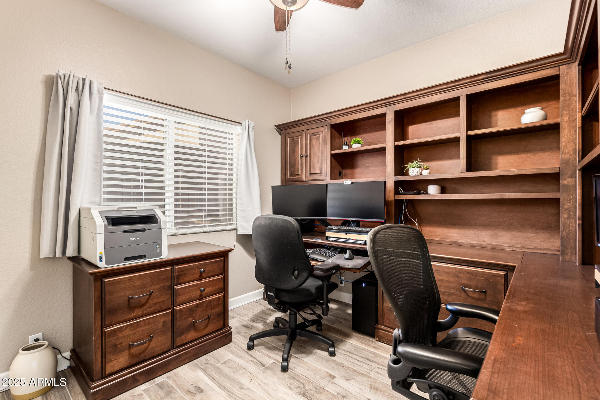 2516 E WINDSONG Drive