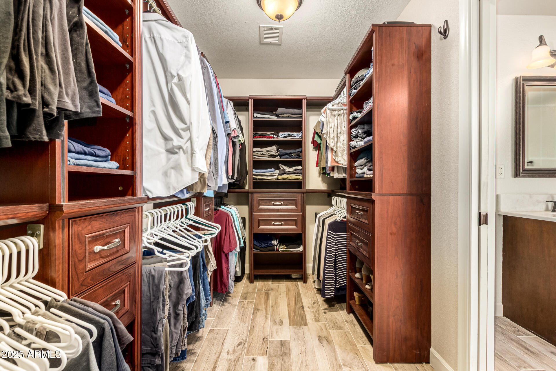 2516 E WINDSONG Drive