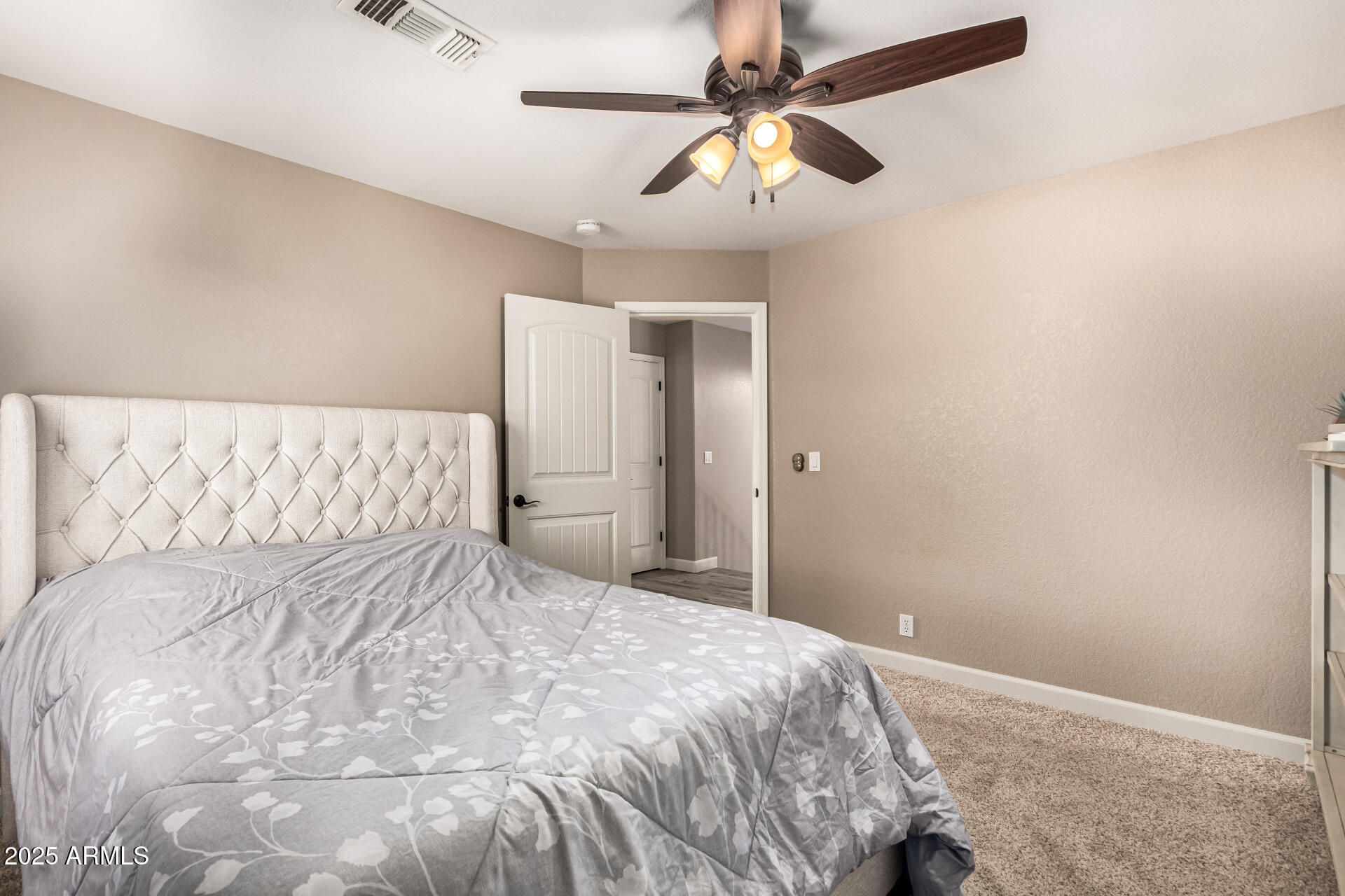 2516 E WINDSONG Drive