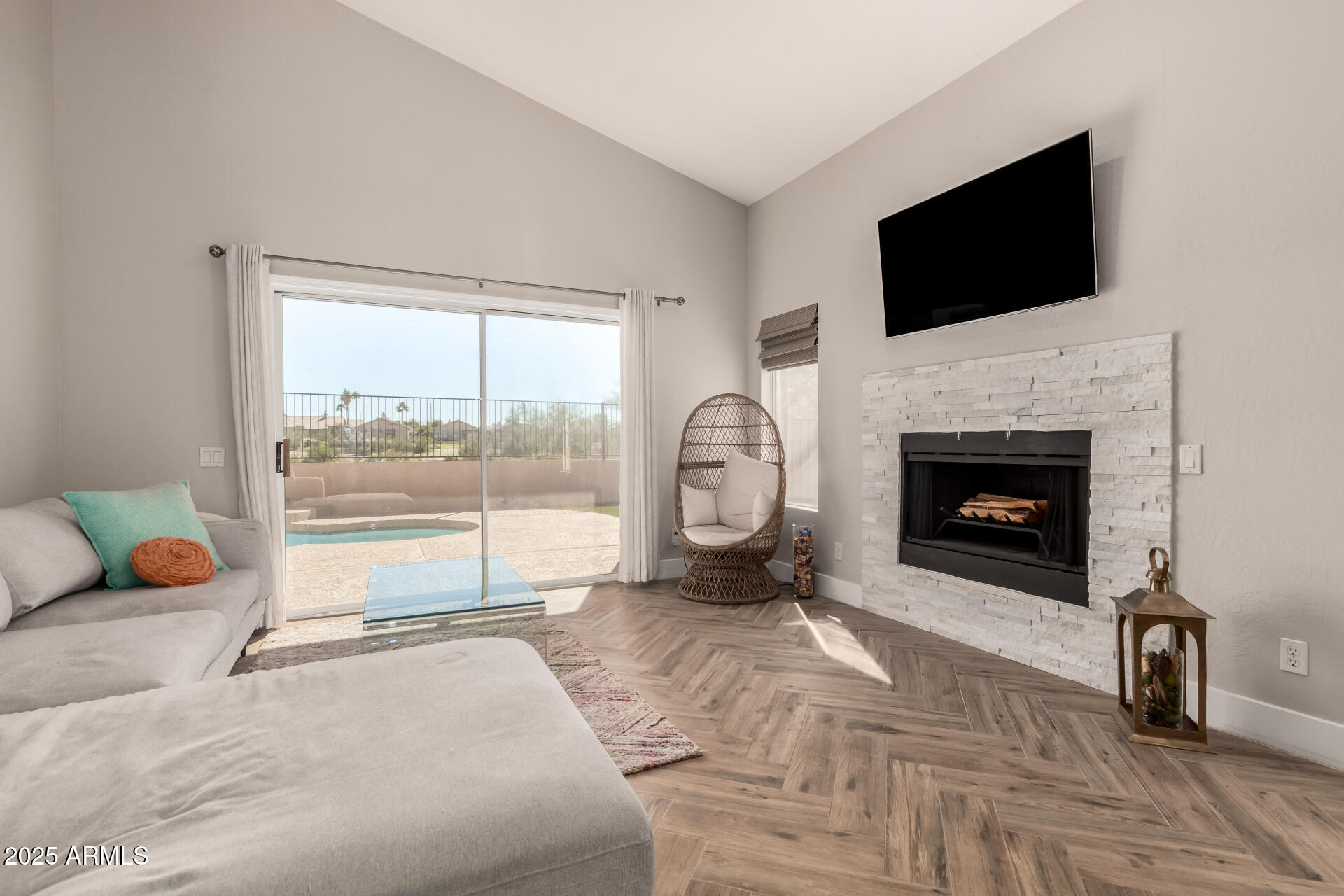 6409 E REDMONT Drive