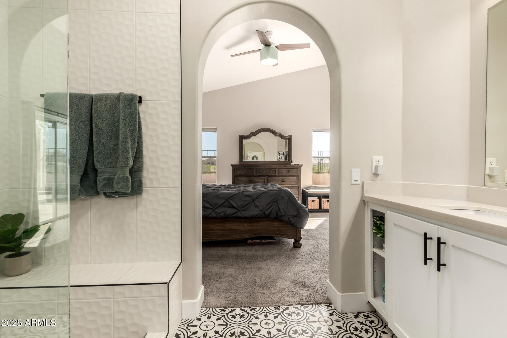 6409 E REDMONT Drive