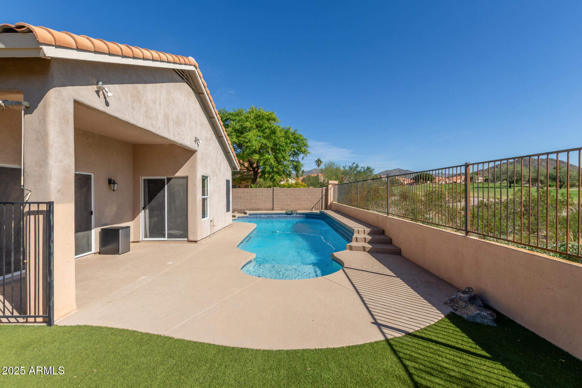 6409 E REDMONT Drive