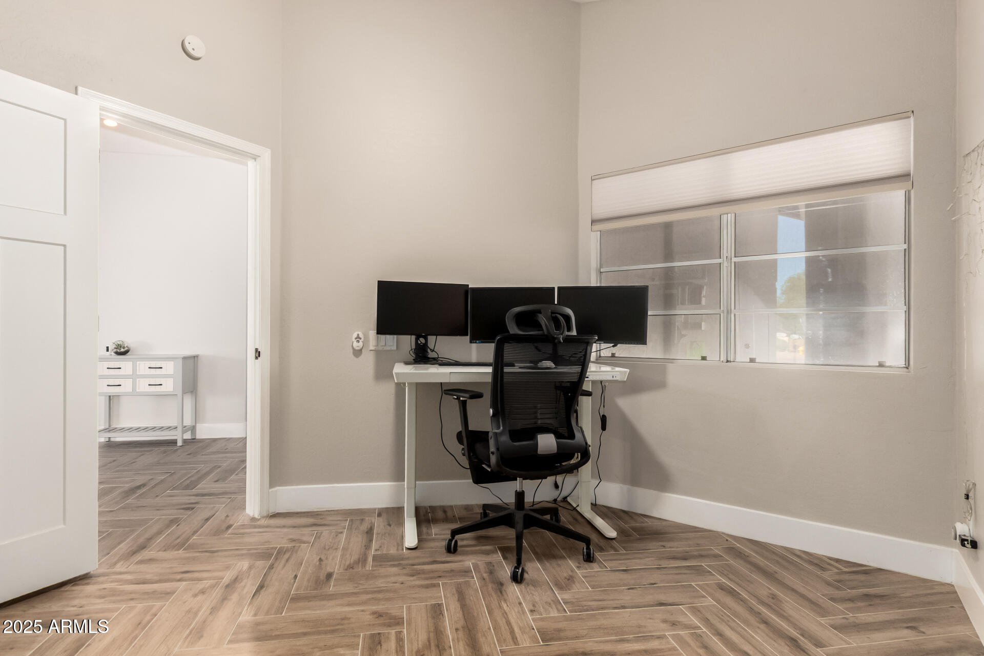 6409 E REDMONT Drive