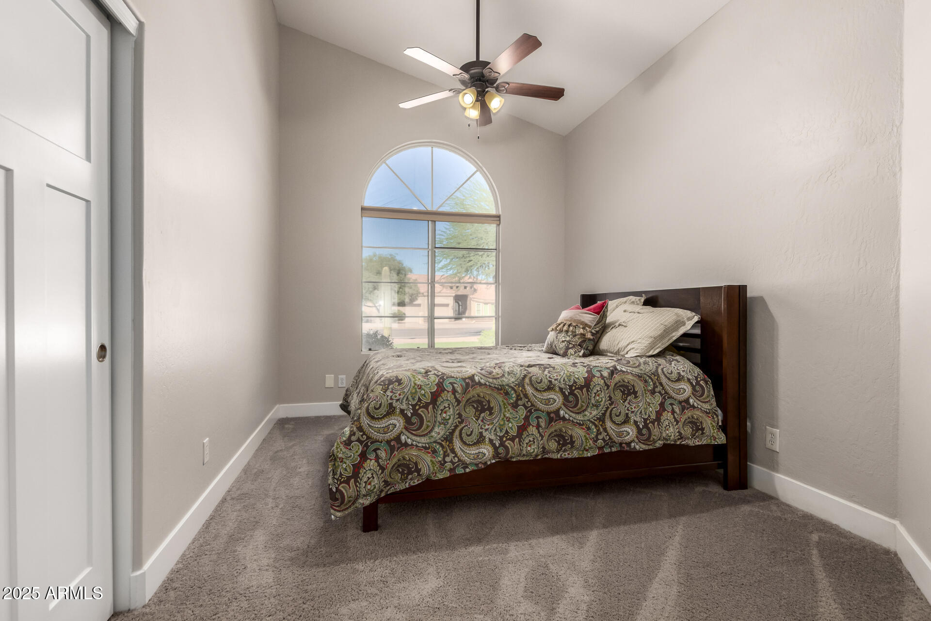 6409 E REDMONT Drive