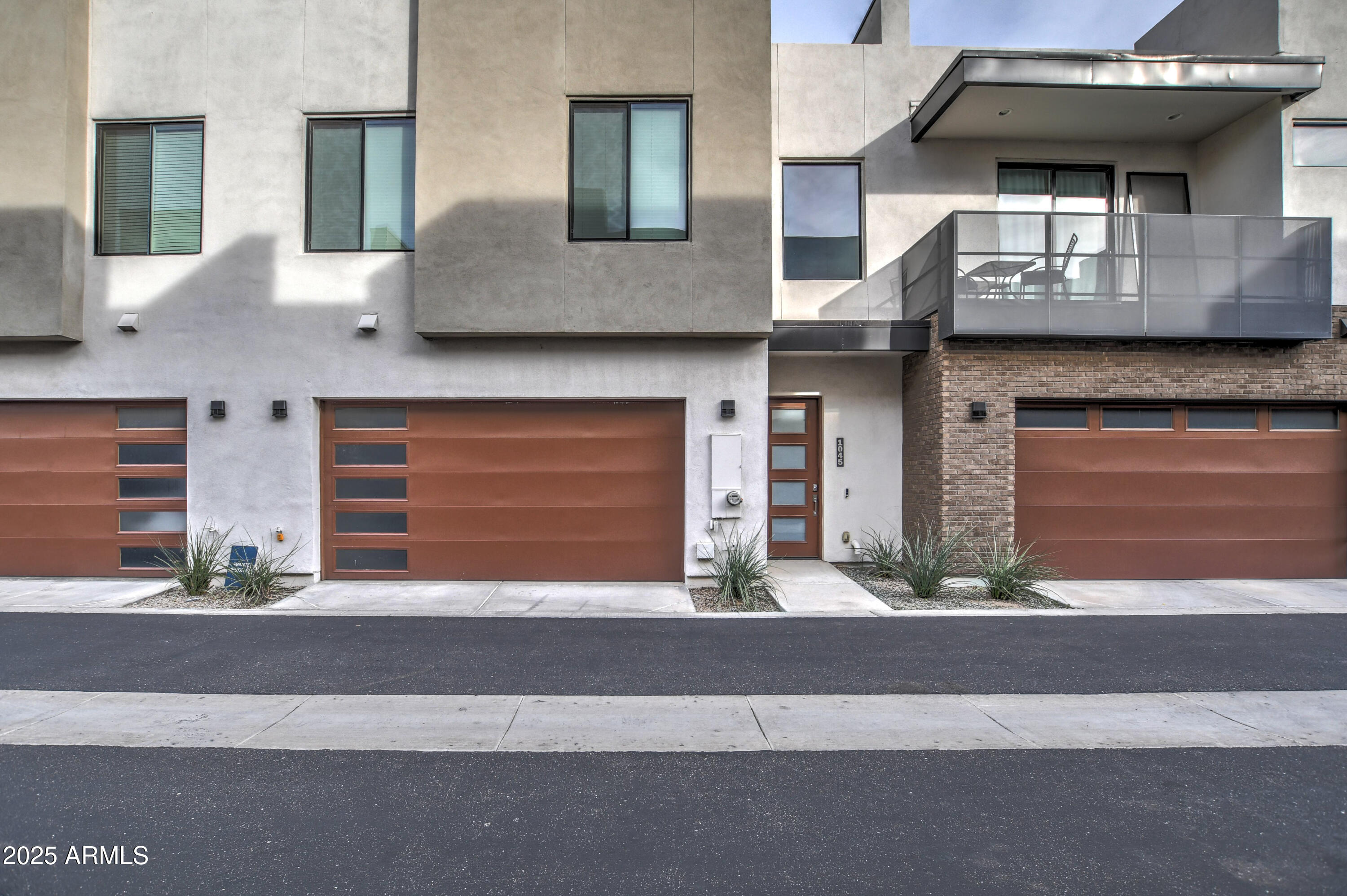 901 S SMITH Road, 1045