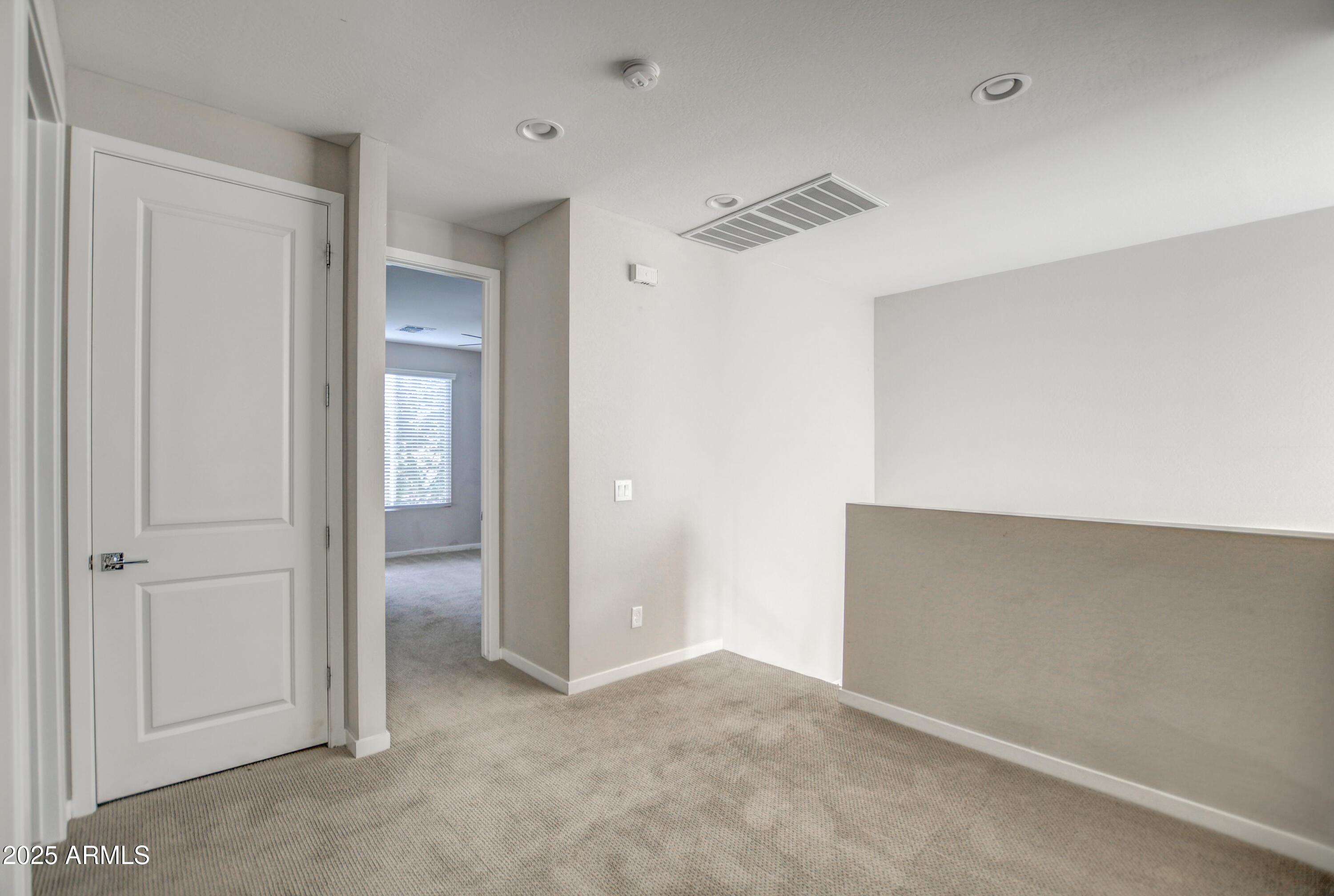 901 S SMITH Road, 1045