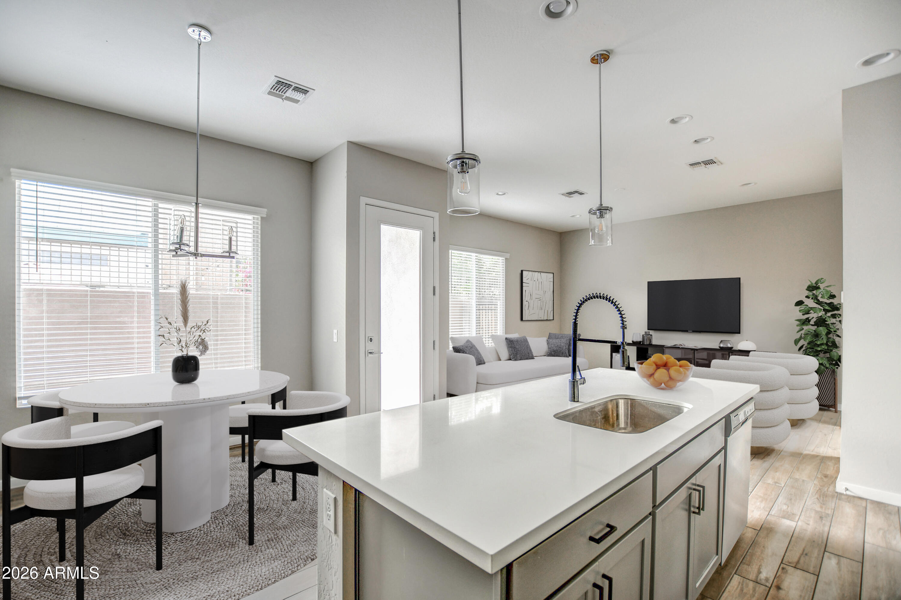 901 S SMITH Road, 1045