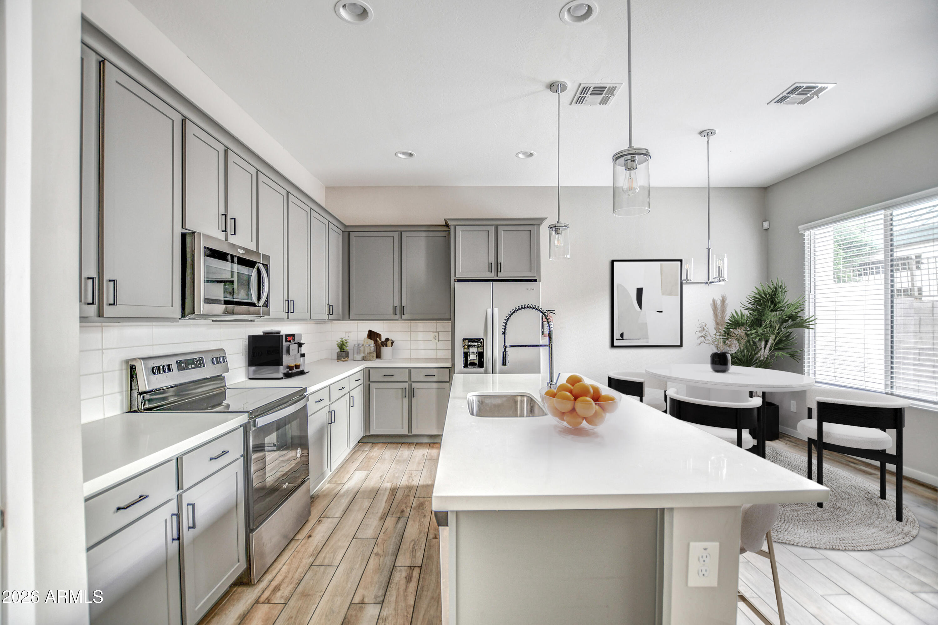 901 S SMITH Road, 1045