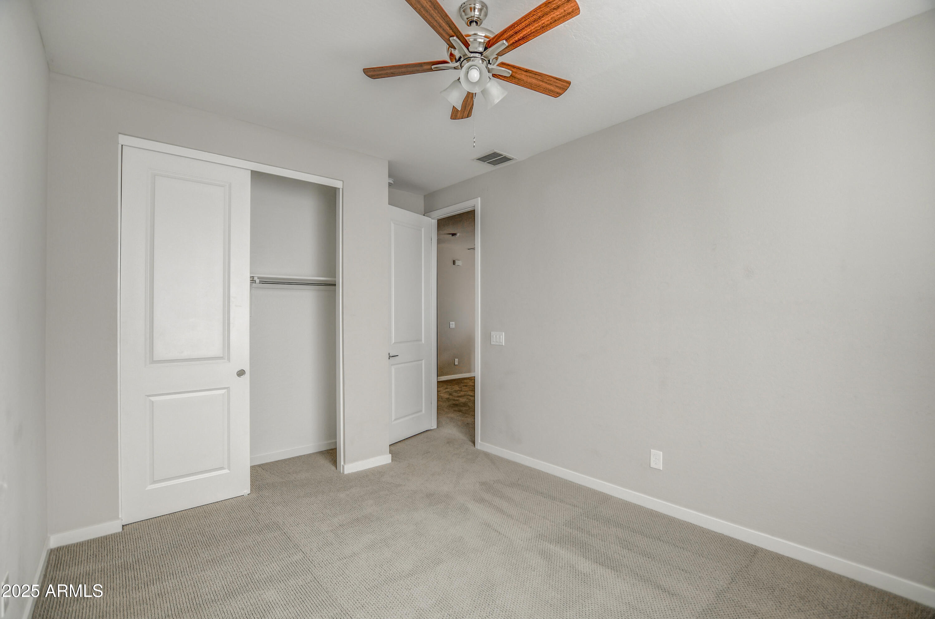 901 S SMITH Road, 1045