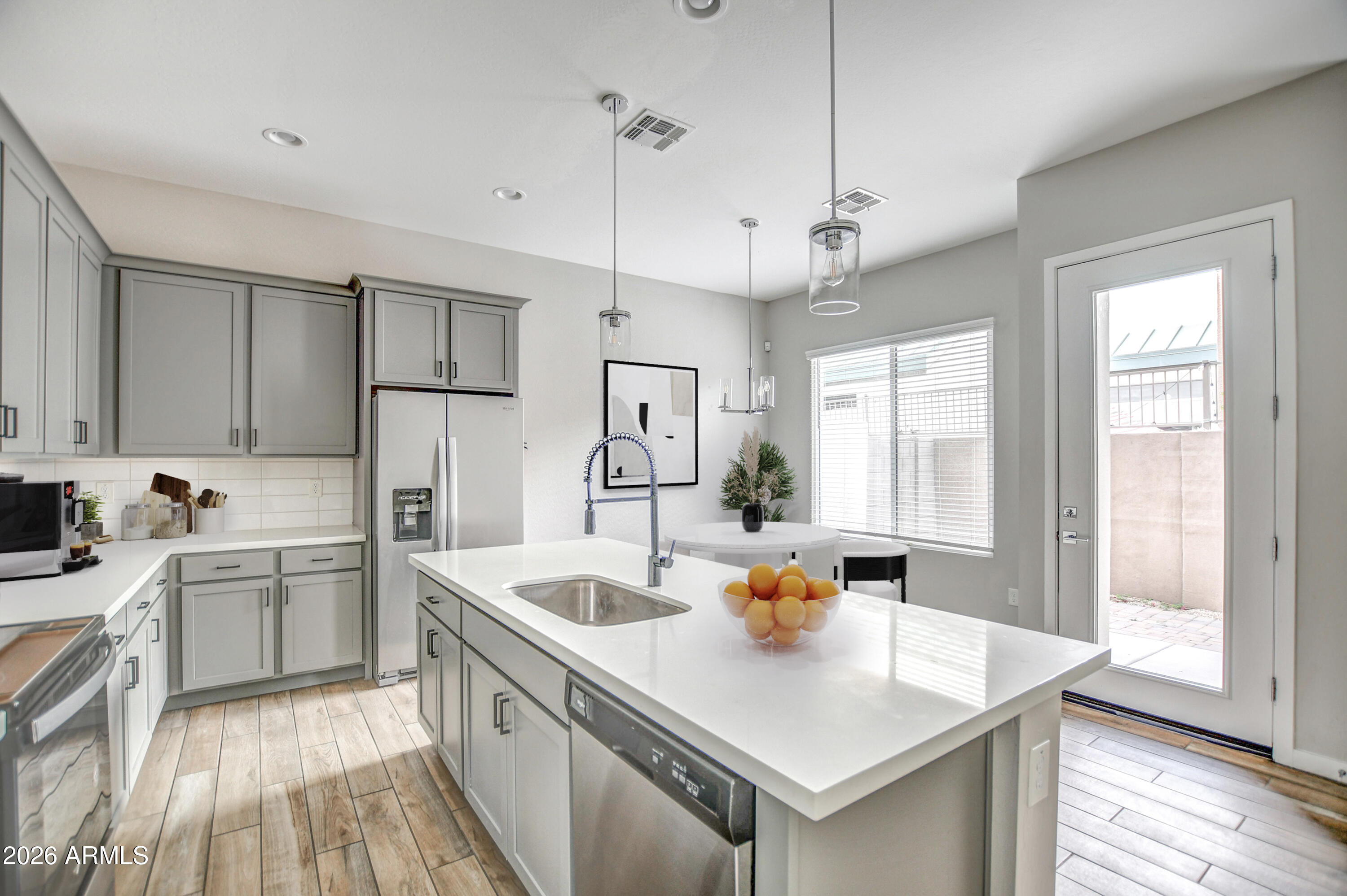 901 S SMITH Road, 1045