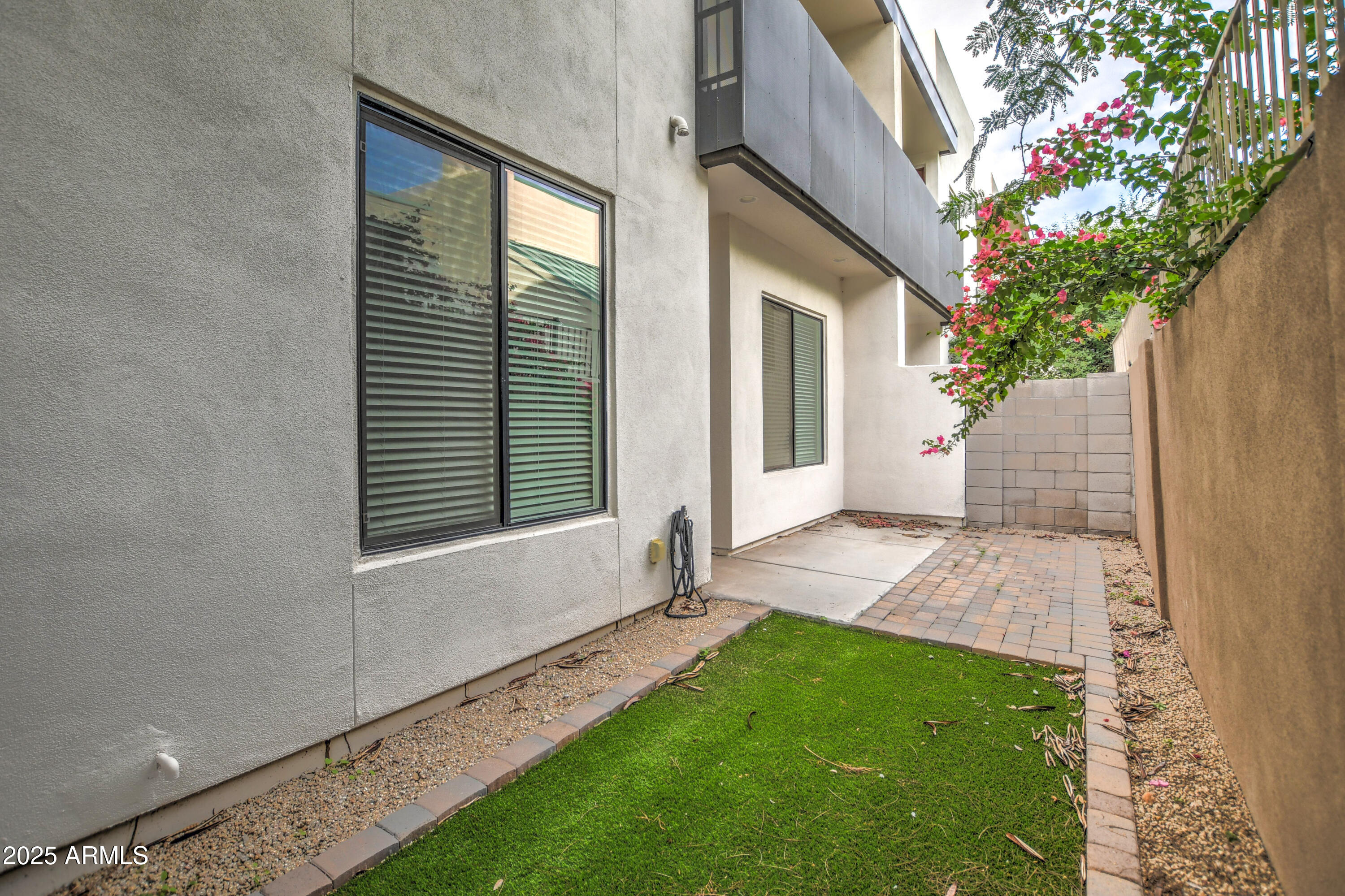 901 S SMITH Road, 1045