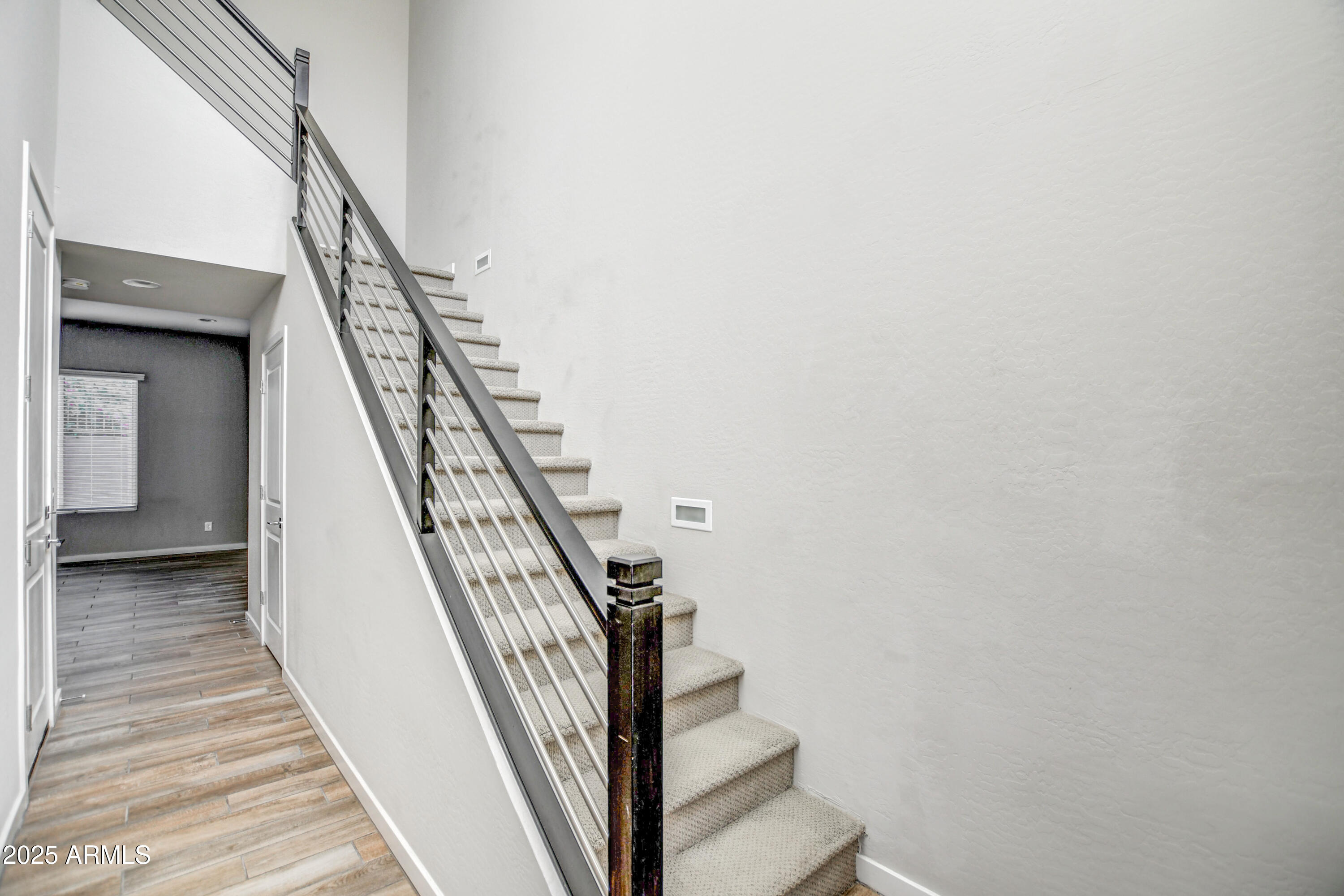 901 S SMITH Road, 1045