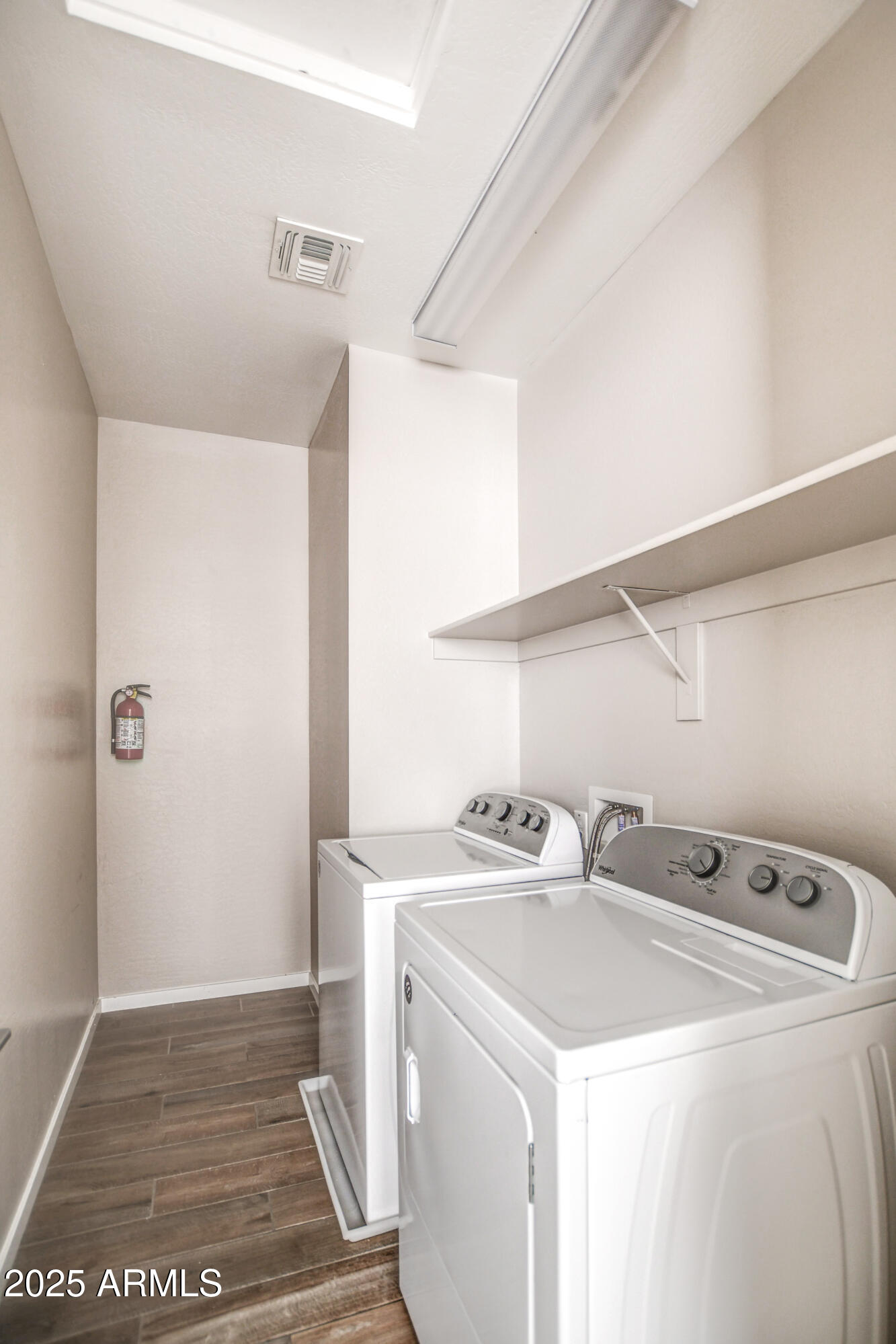 901 S SMITH Road, 1045