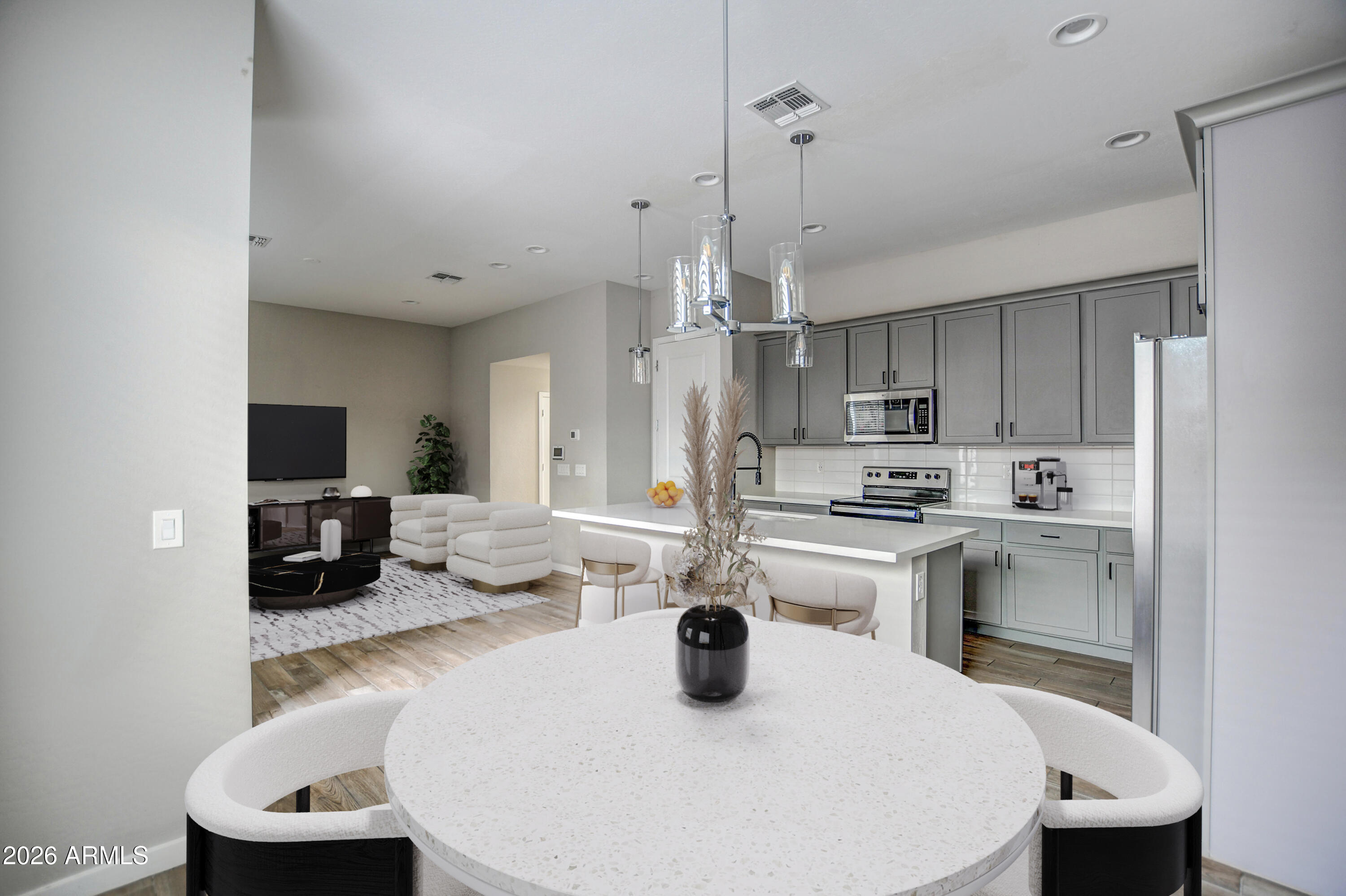 901 S SMITH Road, 1045