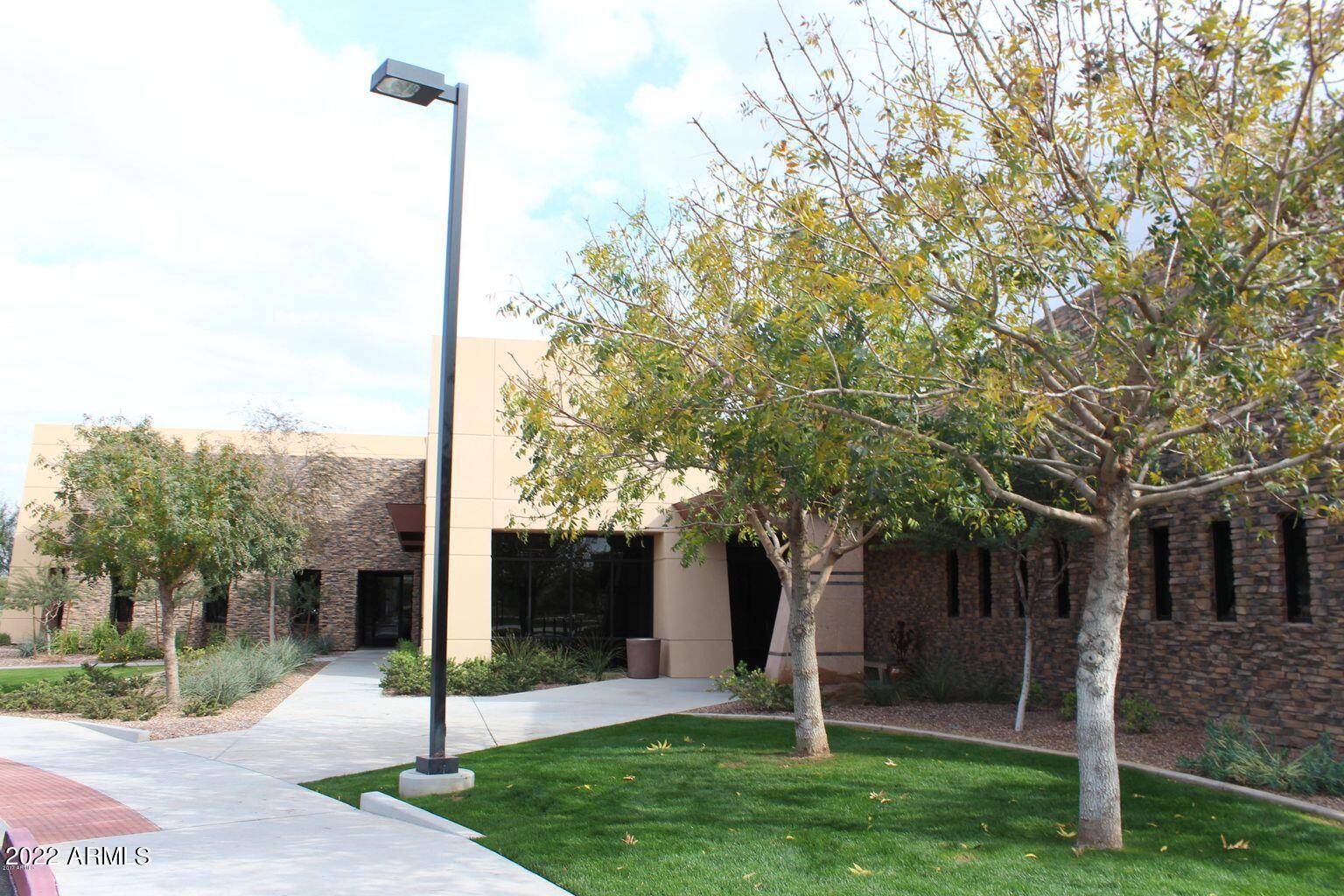 2430 E HAZELTINE Way