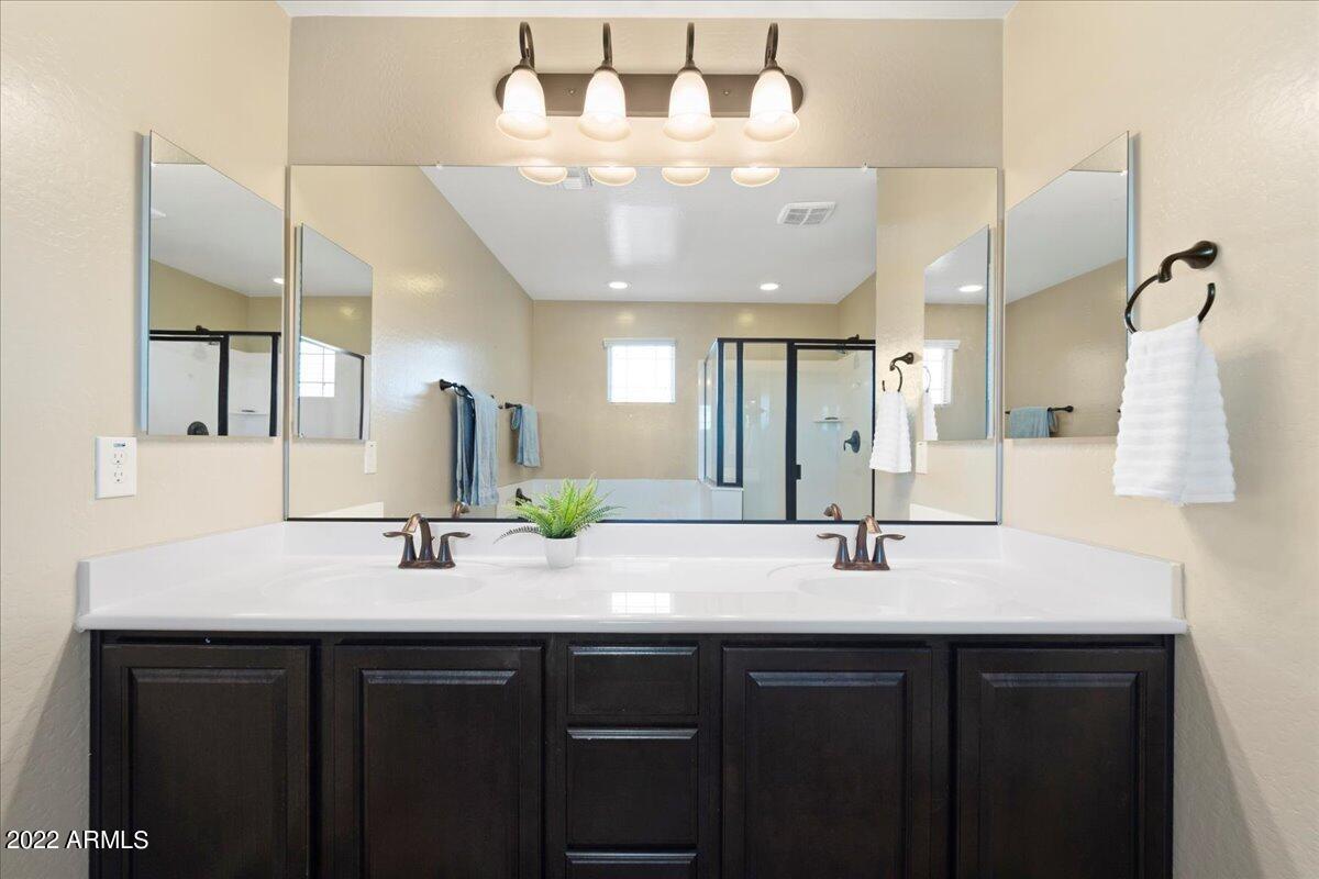 2430 E HAZELTINE Way