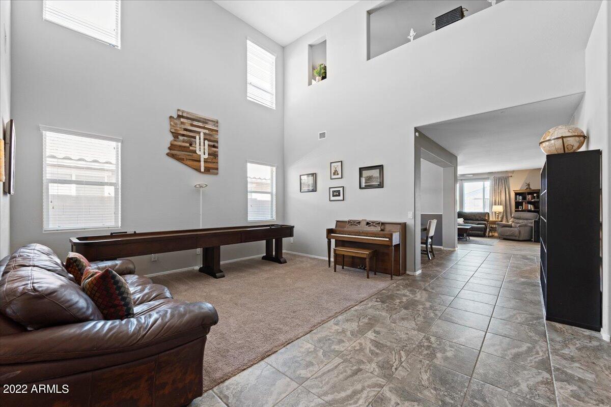 2430 E HAZELTINE Way