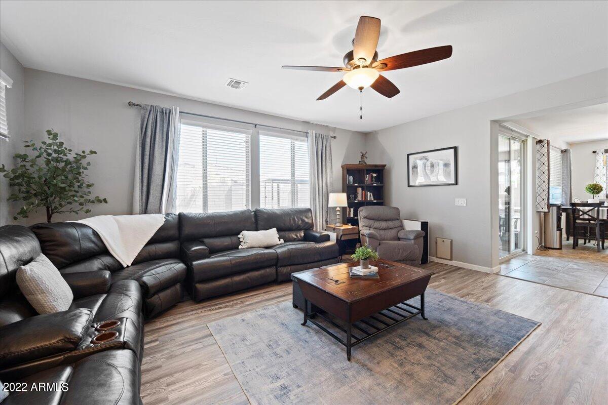 2430 E HAZELTINE Way