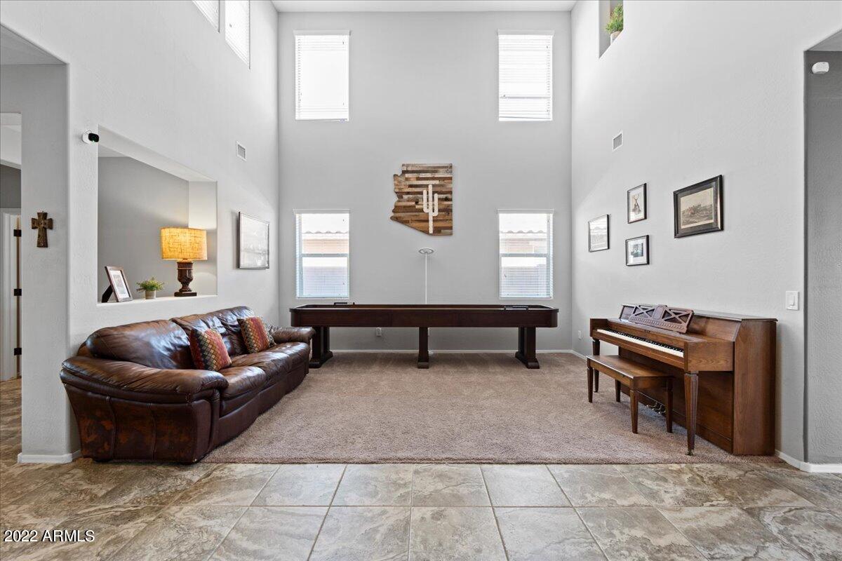 2430 E HAZELTINE Way