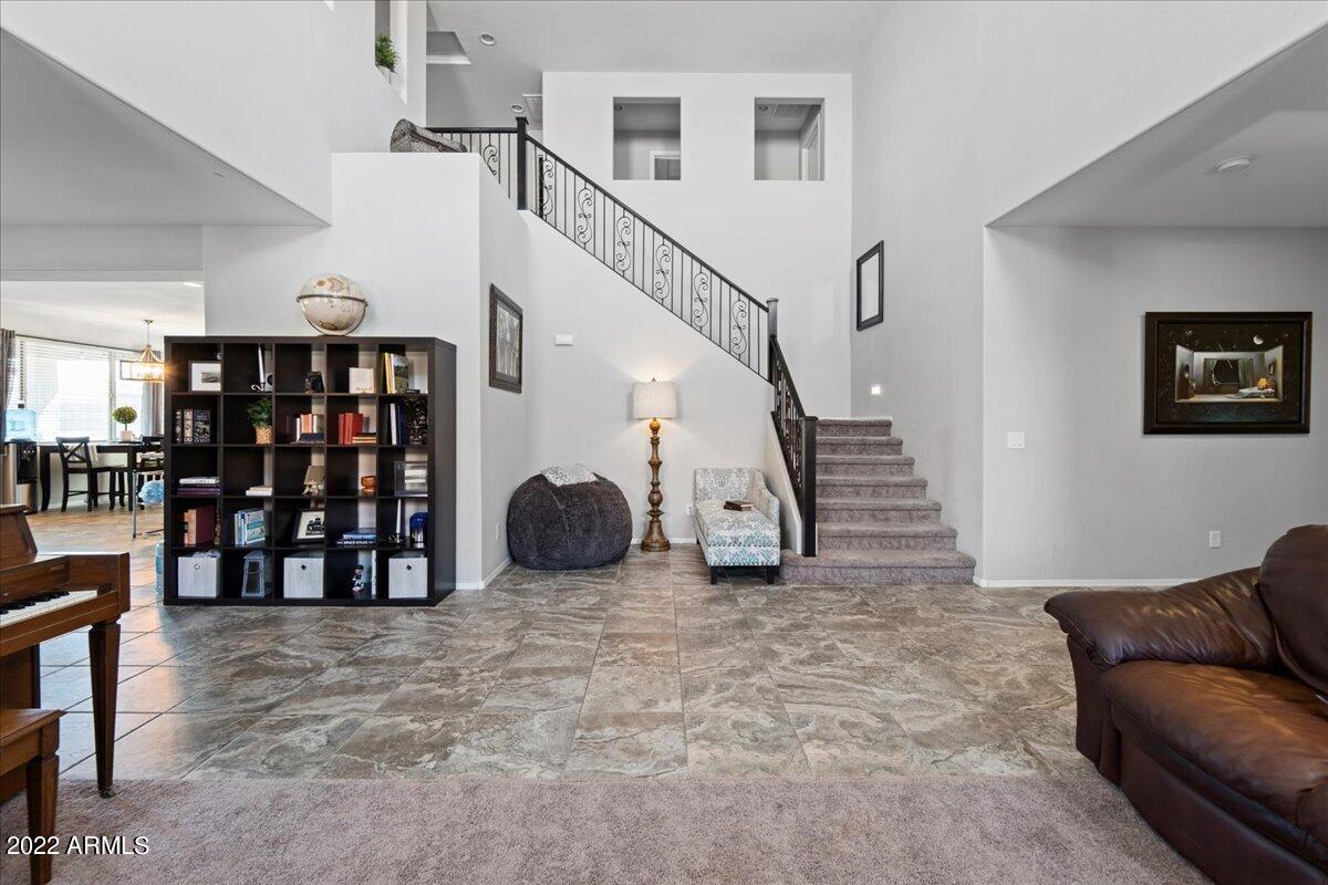 2430 E HAZELTINE Way