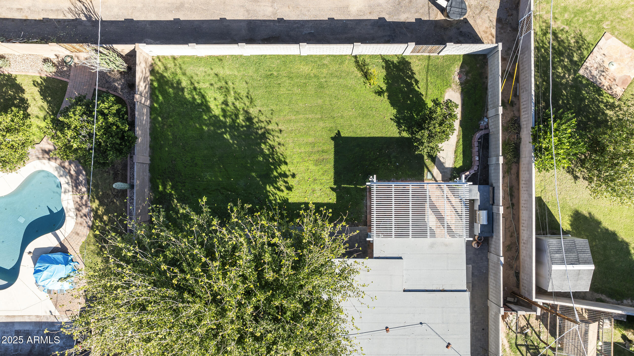 1822 E MARSHALL Avenue