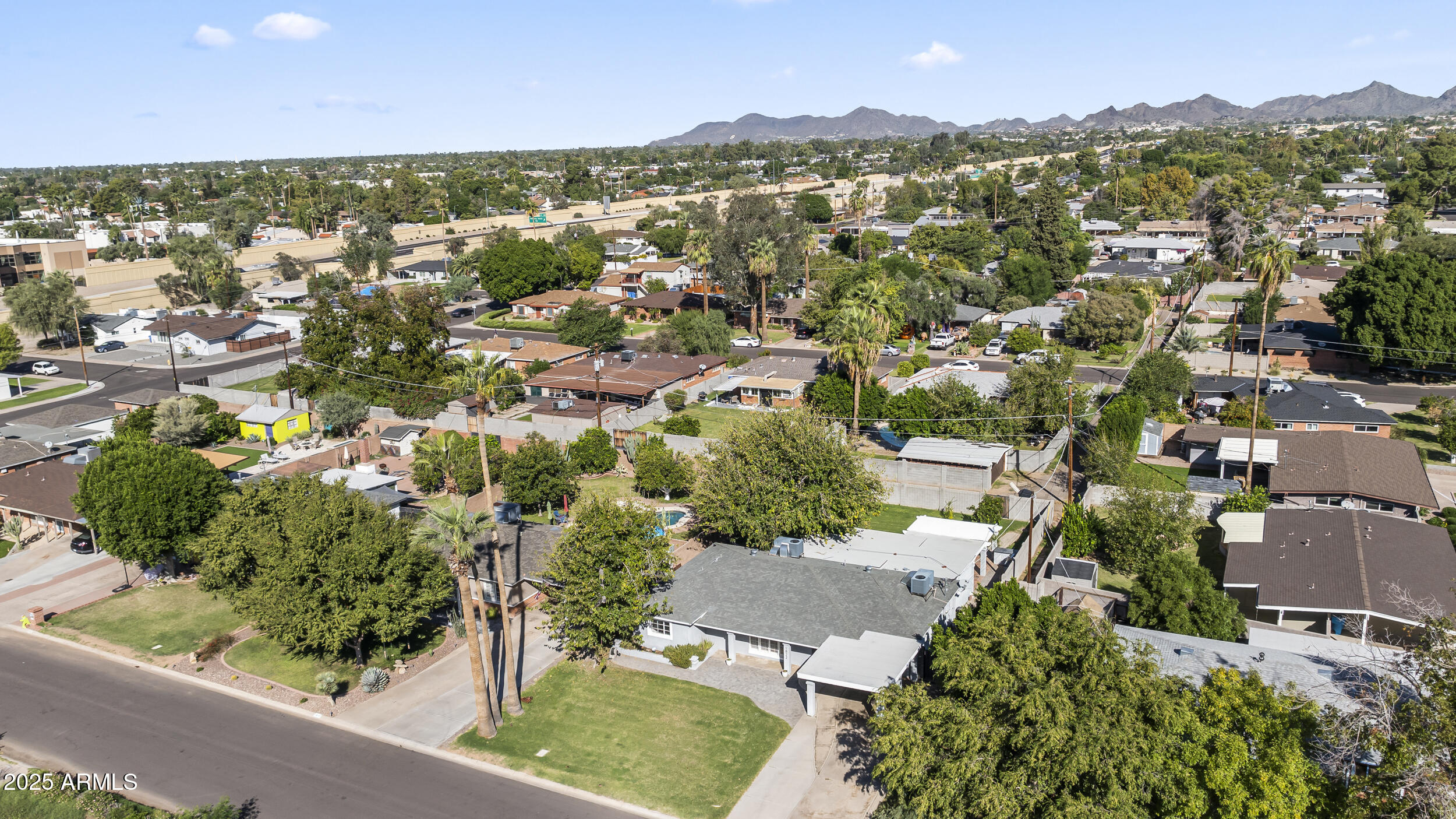 1822 E MARSHALL Avenue