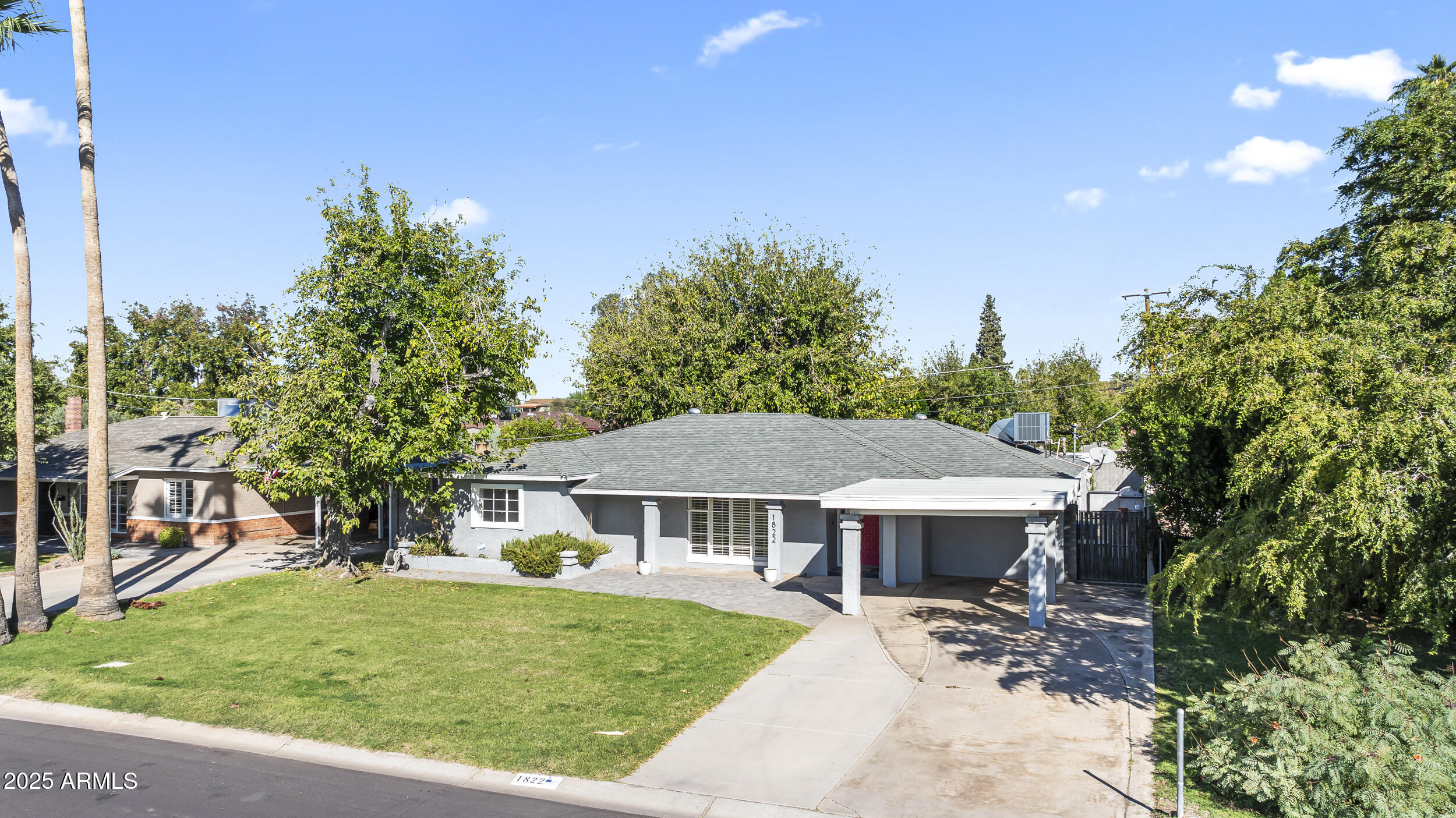 1822 E MARSHALL Avenue