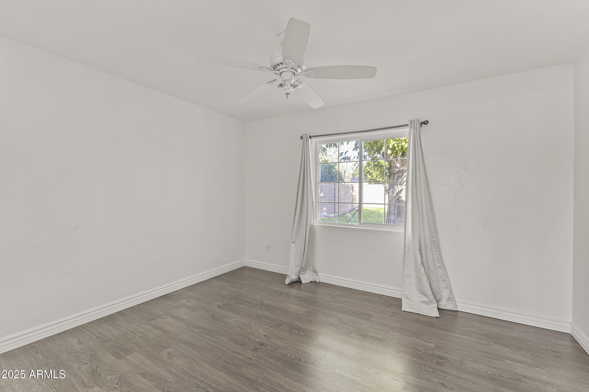 1822 E MARSHALL Avenue