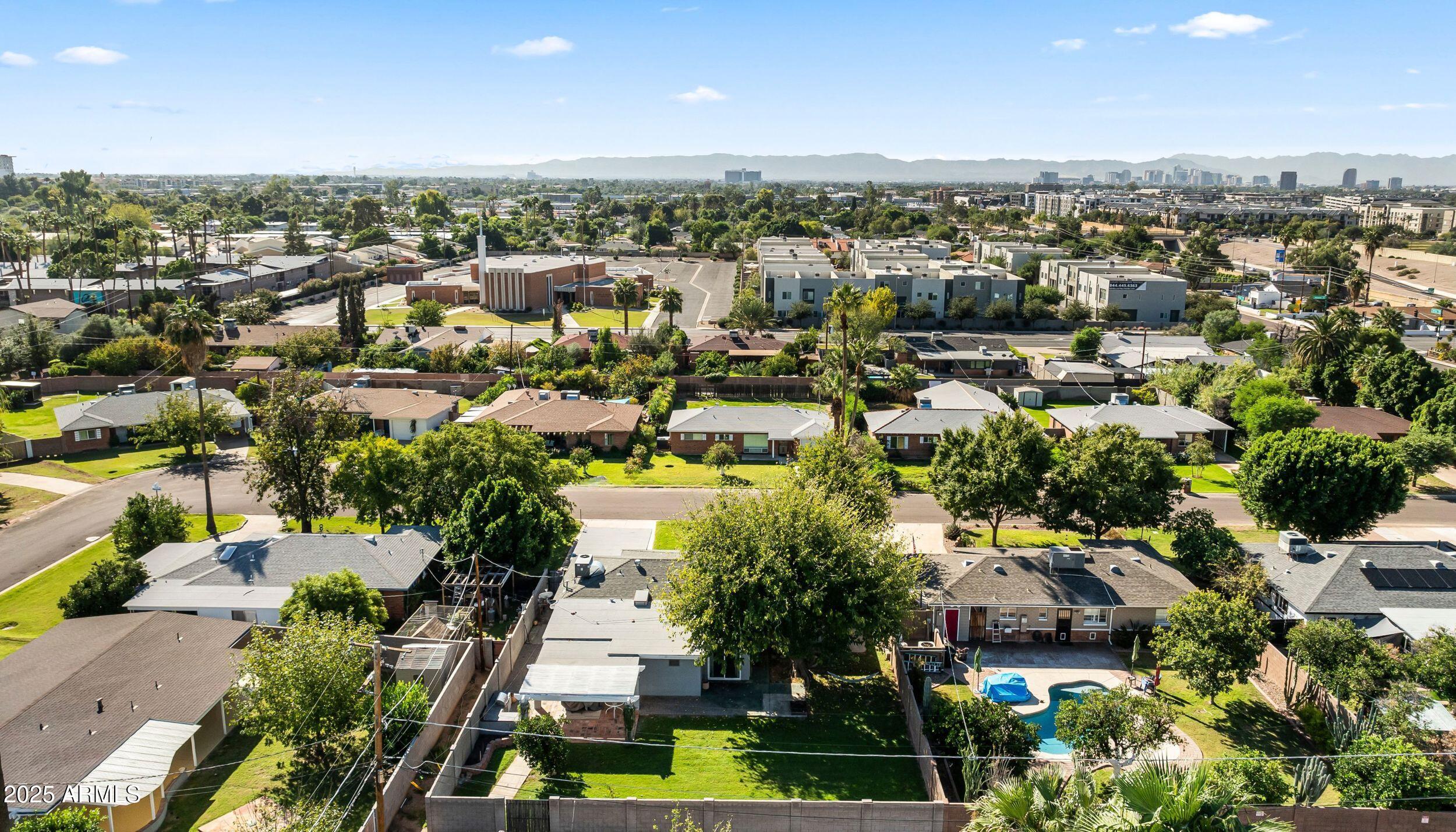 1822 E MARSHALL Avenue