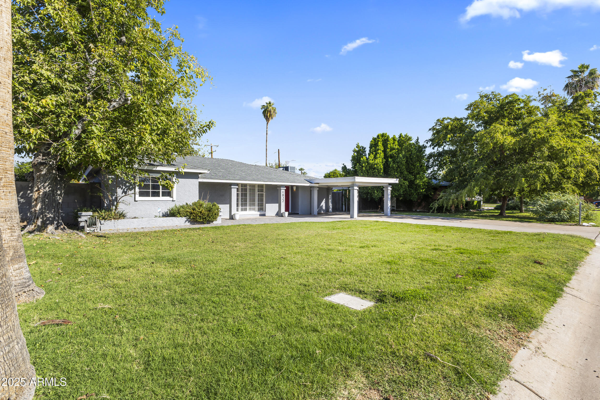 1822 E MARSHALL Avenue