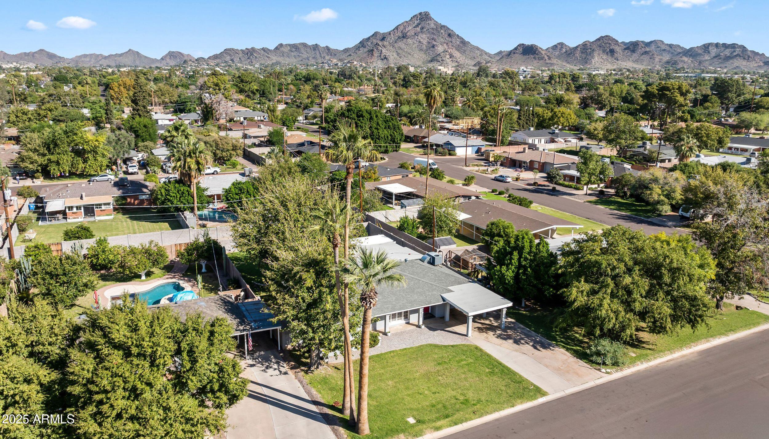 1822 E MARSHALL Avenue