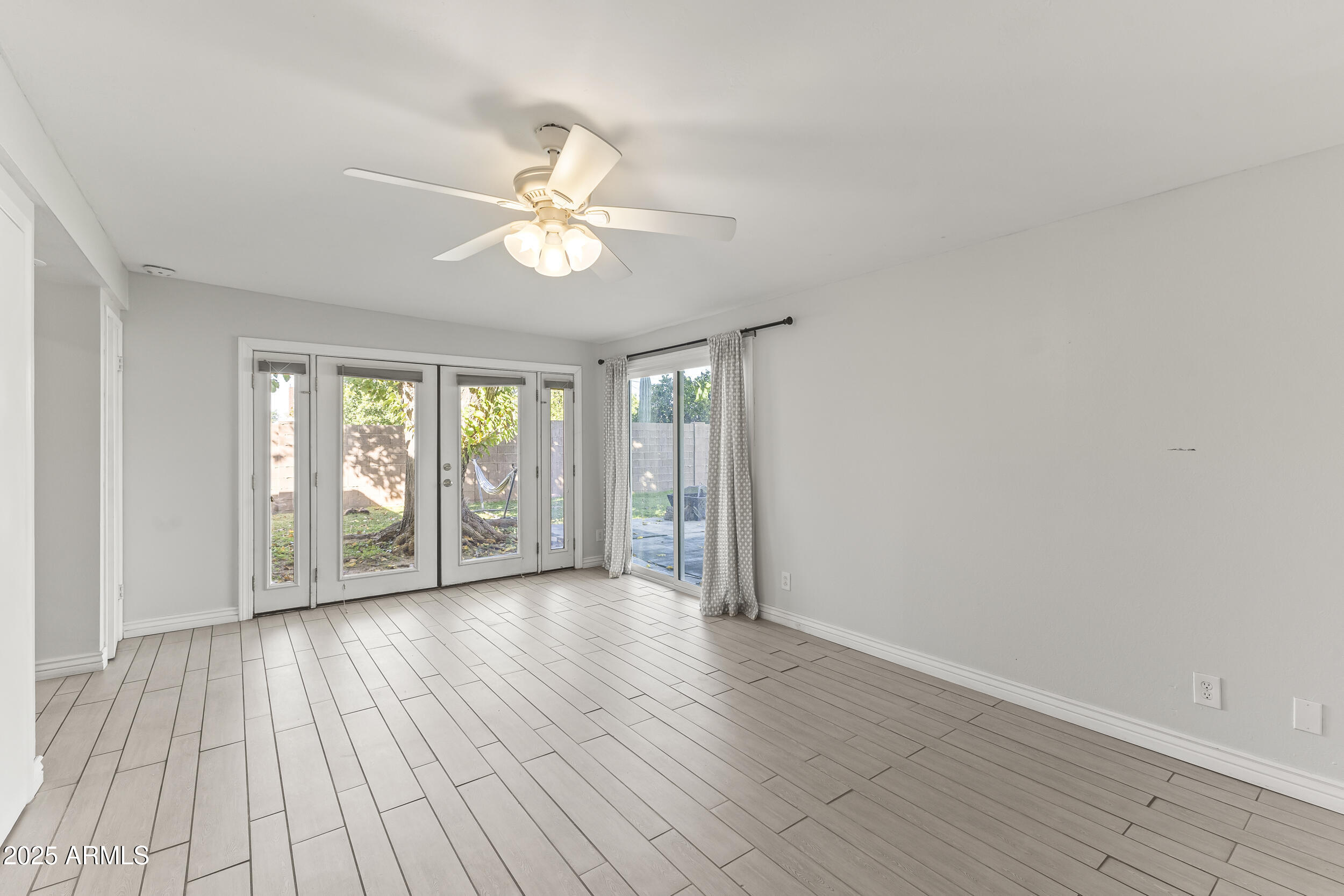 1822 E MARSHALL Avenue