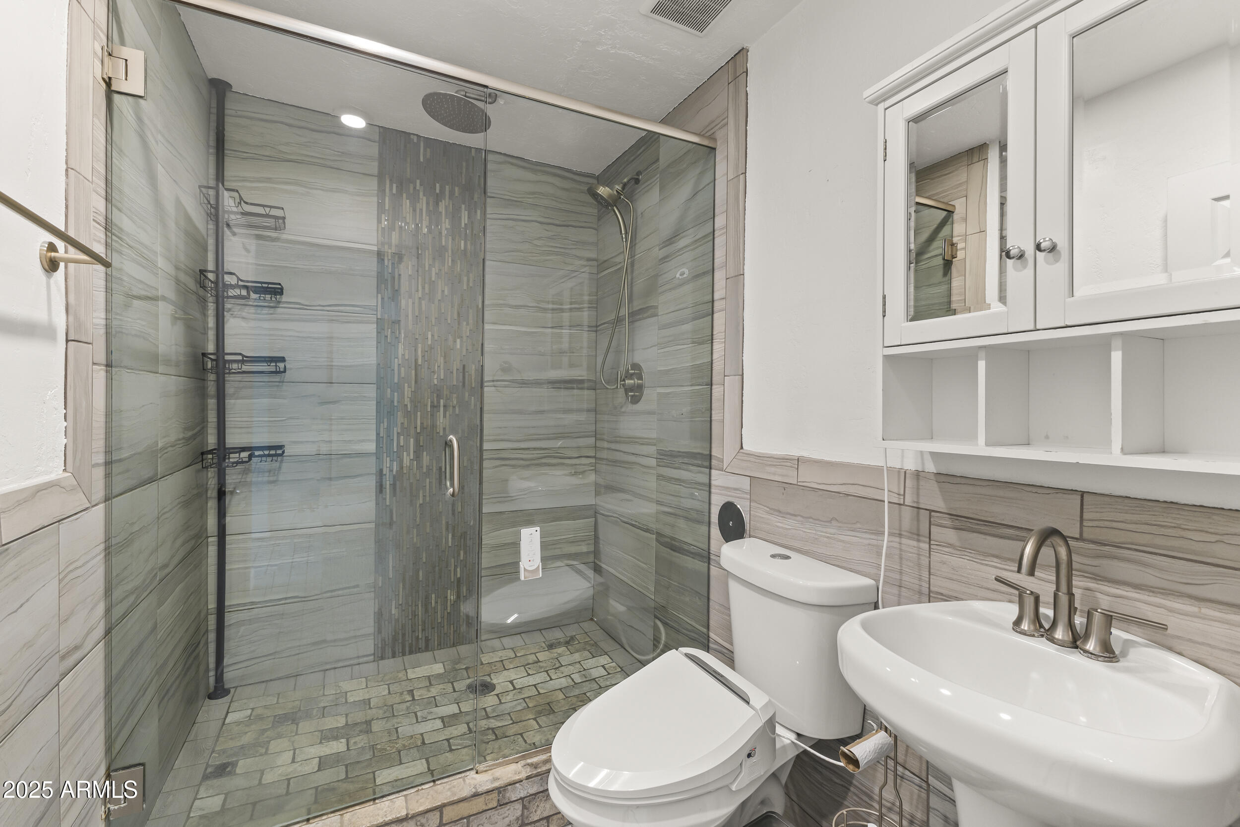 1822 E MARSHALL Avenue