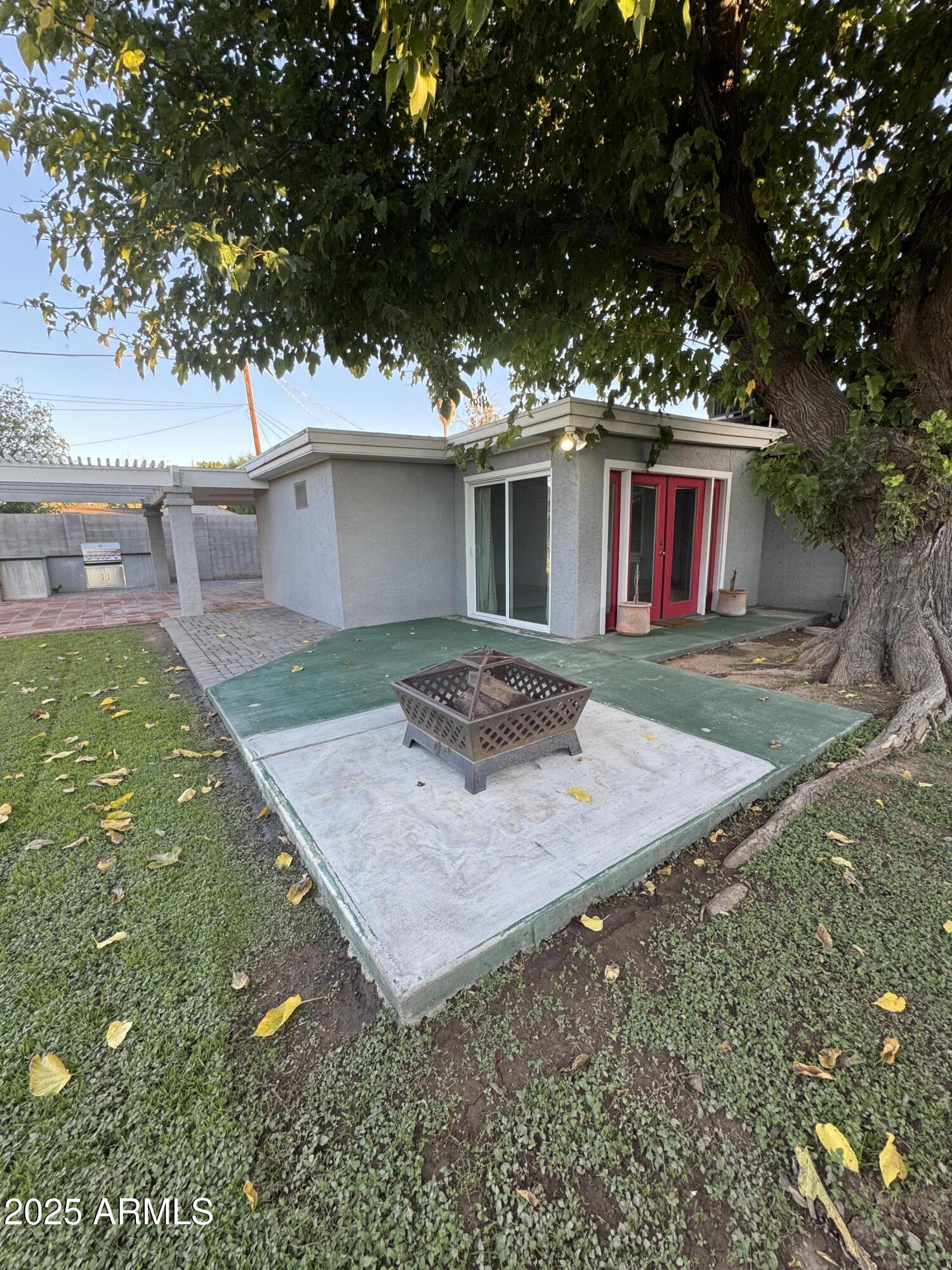 1822 E MARSHALL Avenue