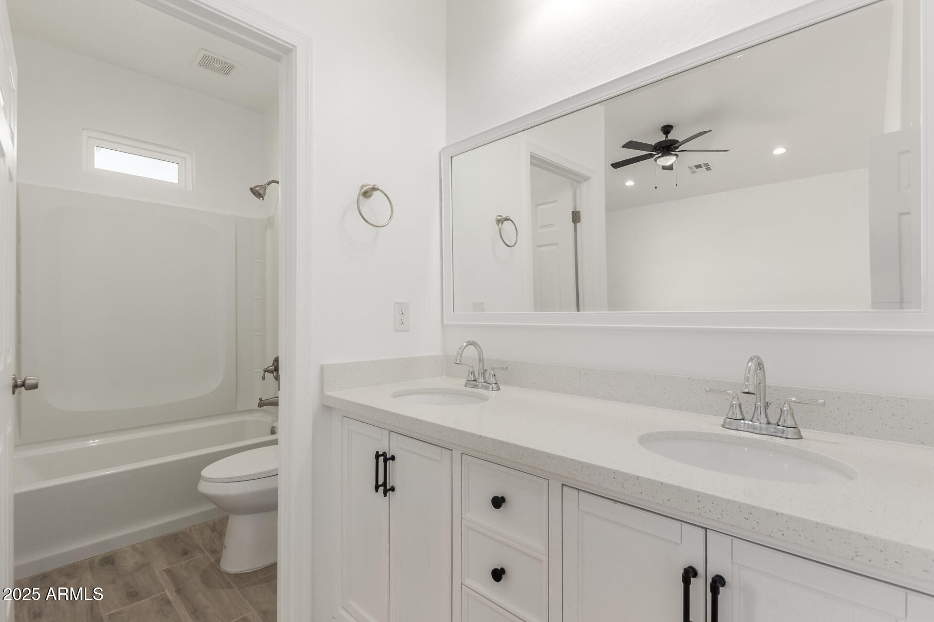 8335 W PINEVETA Drive