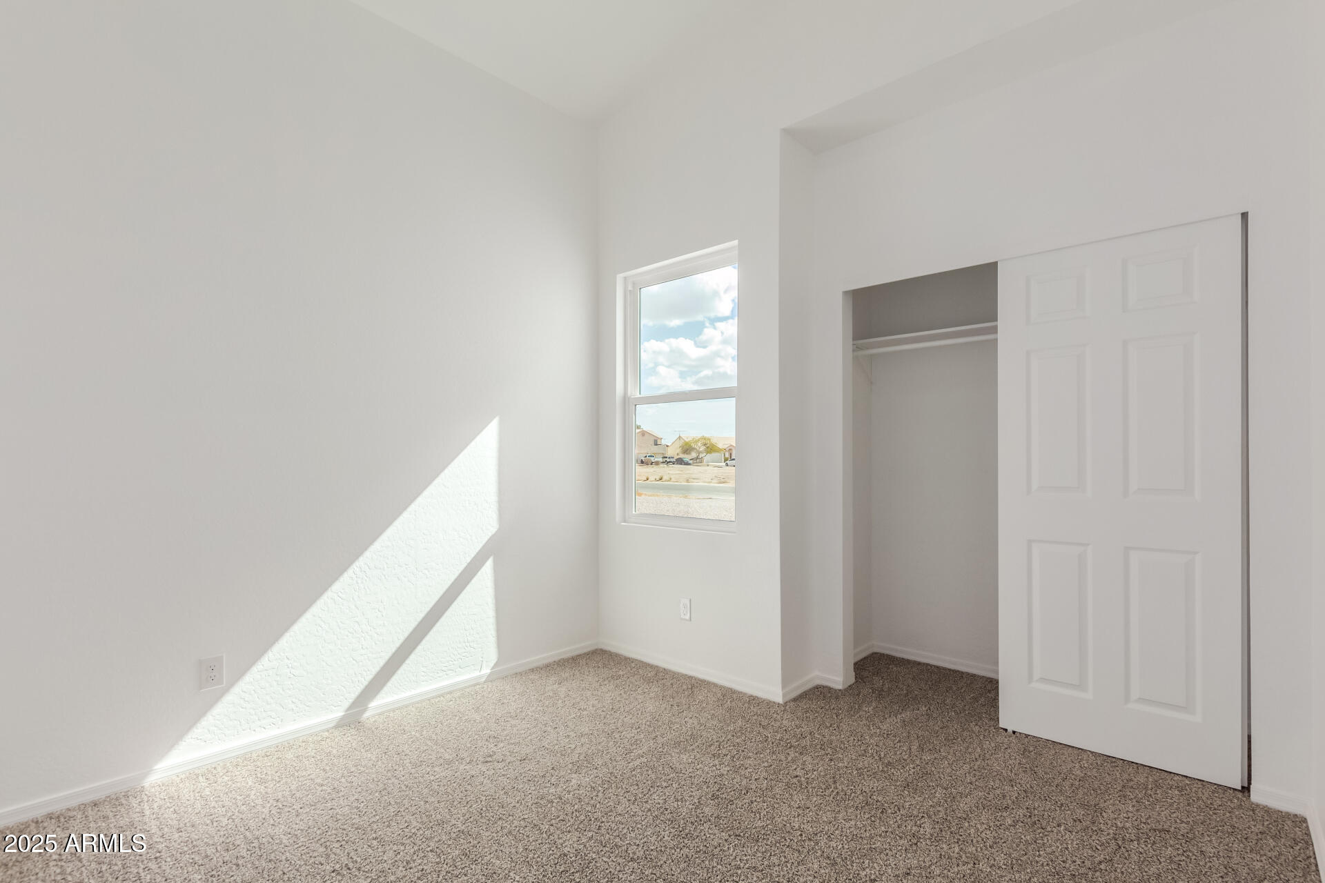 8335 W PINEVETA Drive