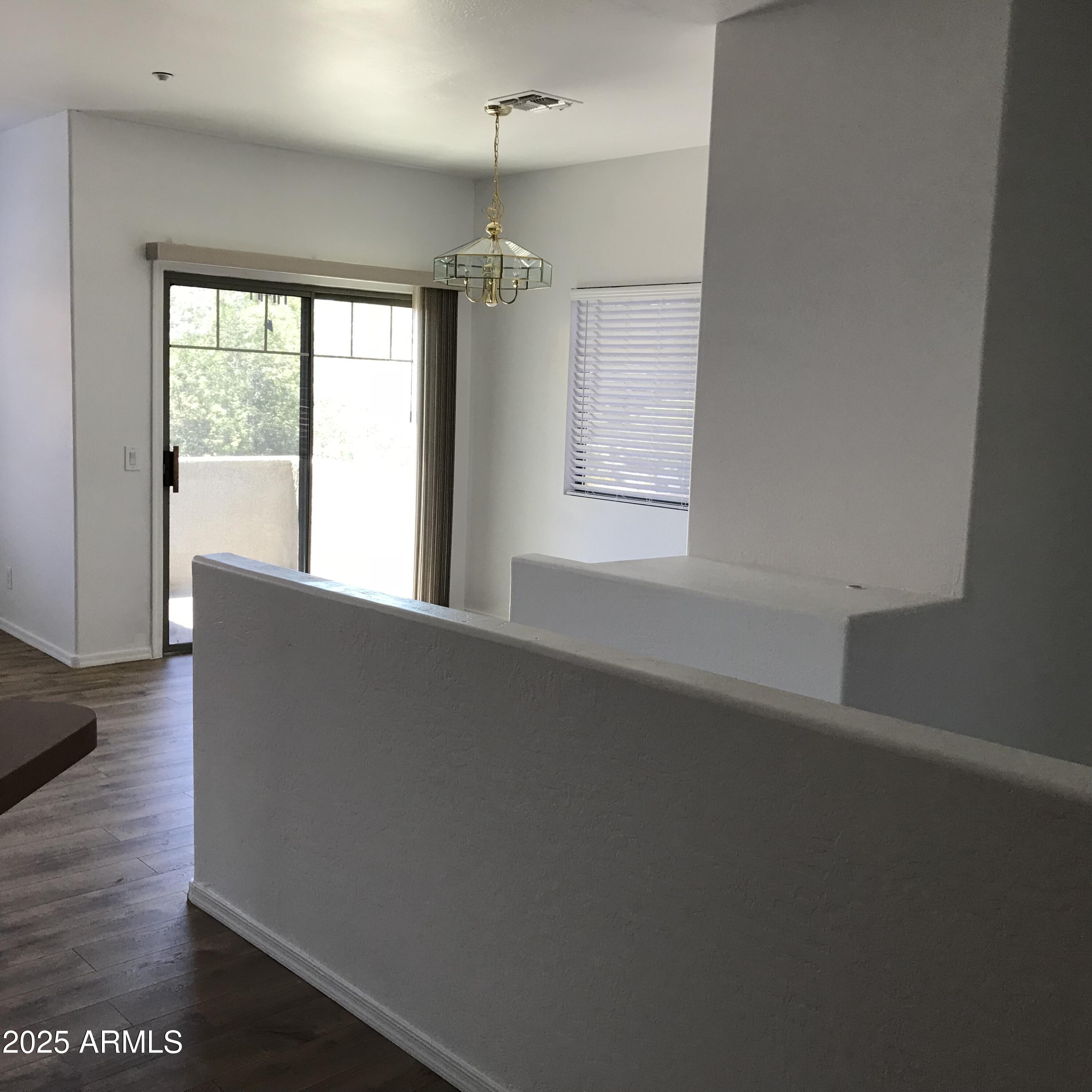 805 S SYCAMORE Street, 224