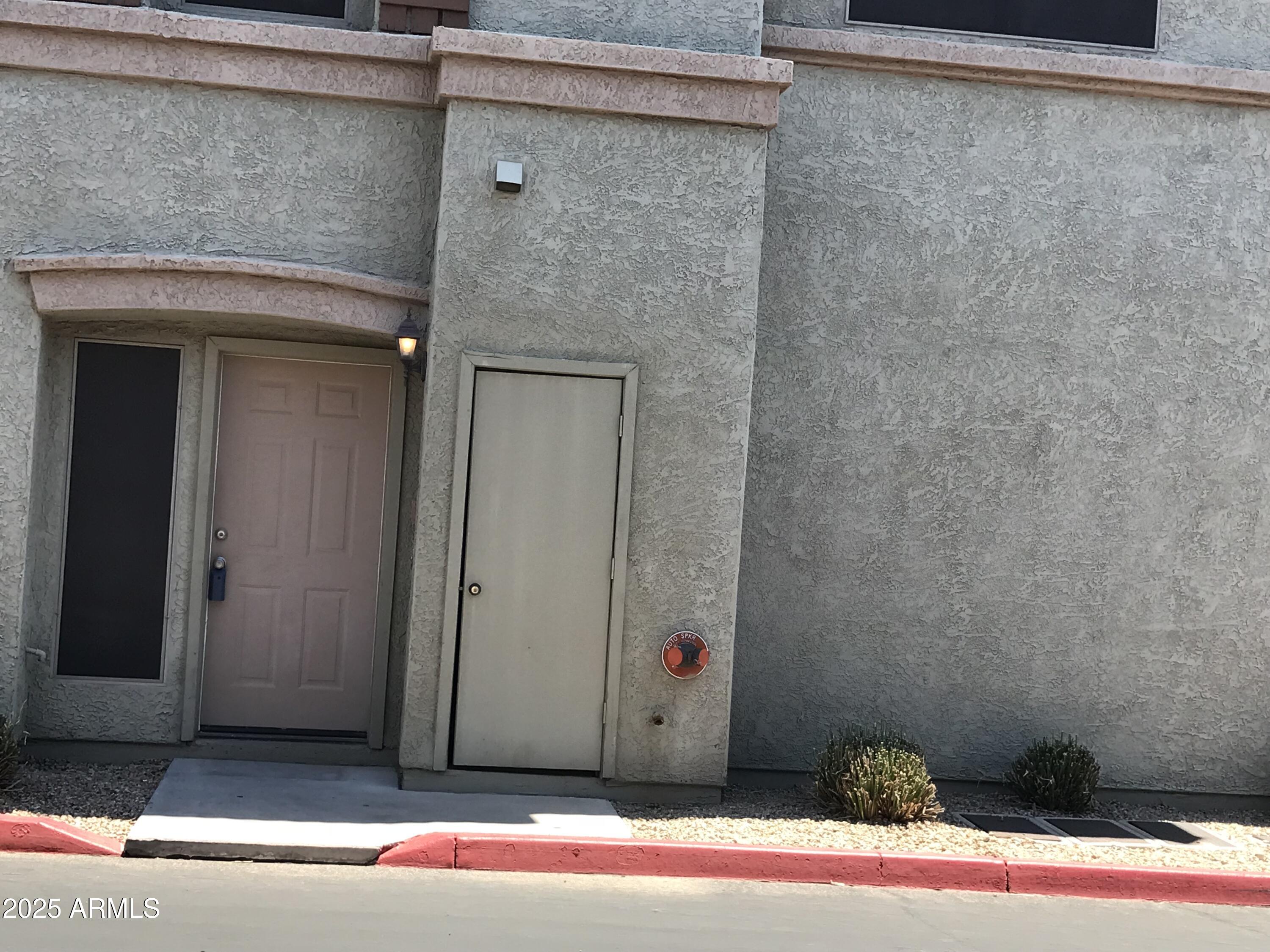 805 S SYCAMORE Street, 224